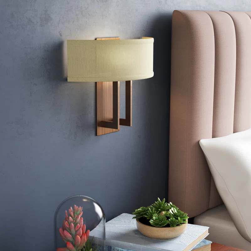Hinkley Hampton 2-Light 60W Wall Sconce