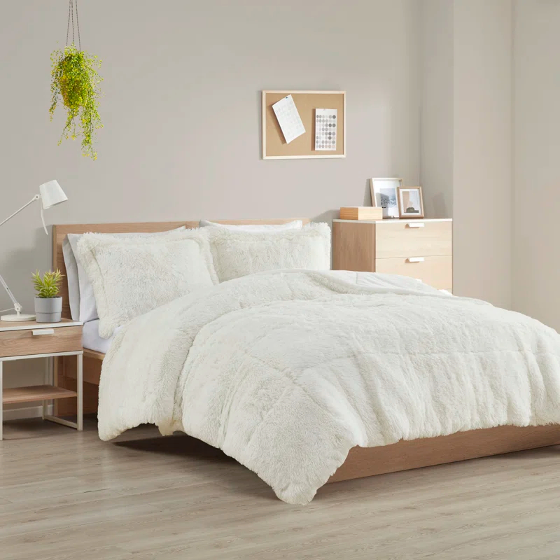 Intelligent Design Malea Shaggy Faux Fur Comforter Mini Set
