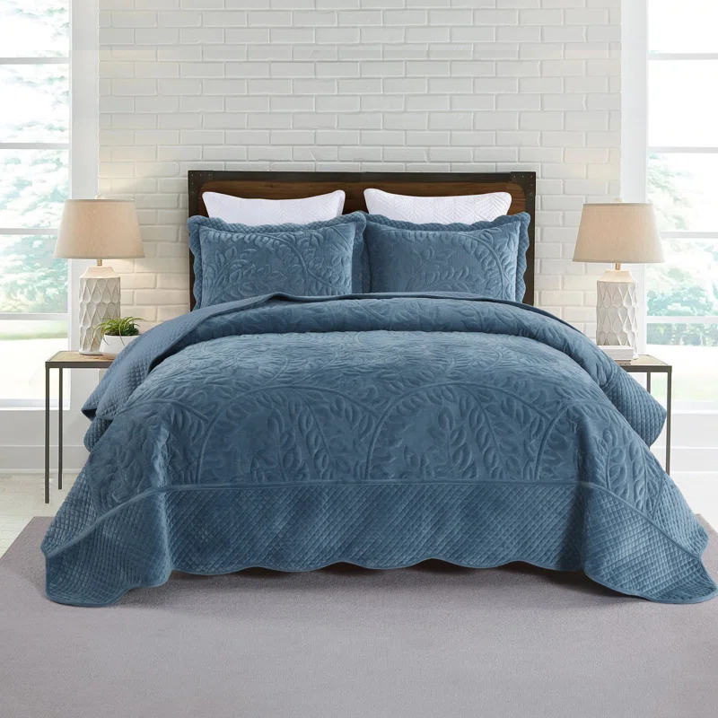 MarCielo Marcielo Oversized Embroidered Velvet Quilt Set With 2 Pillow Shams
