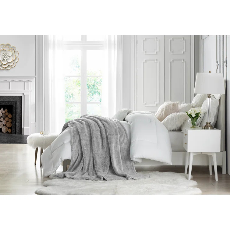Swift Home Ultra Plush Solid and Frost Tip Throw Blanket