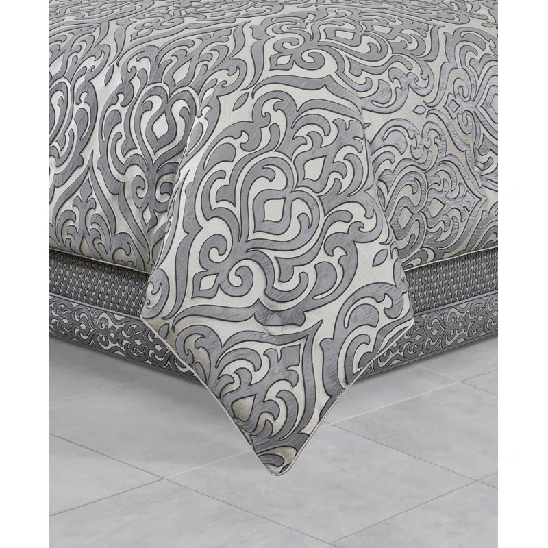 Bylthe Pewter Comforter Set