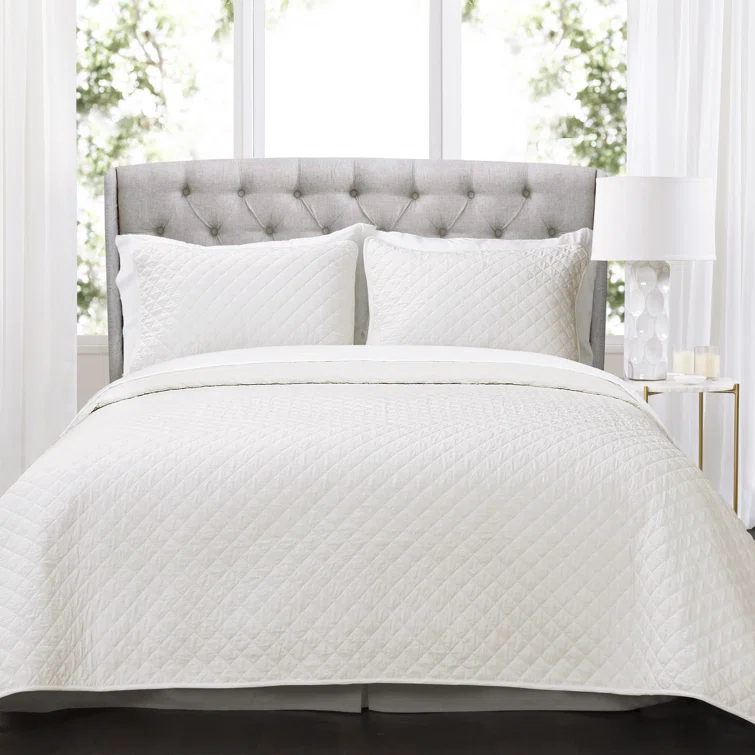 Lush Decor Ava Diamond Oversized Cotton Quilt White 3Pc Set Cal King