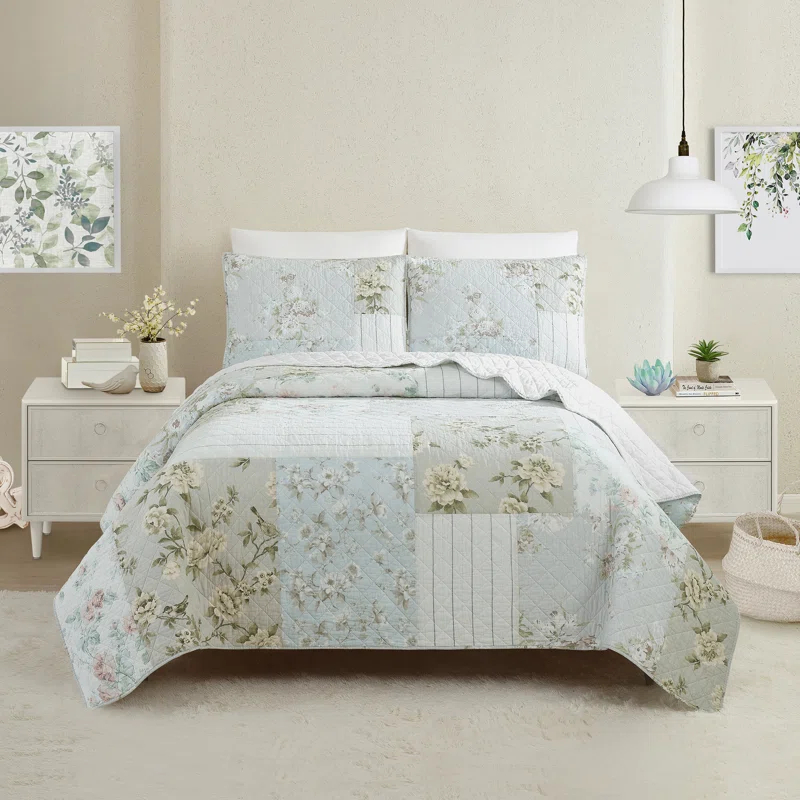 Modern Heirloom Claire Patchwork Printed Quilt Set