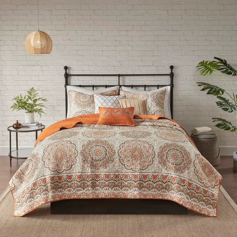6 Piece Reversible Quilt Set with Throw Pillows
