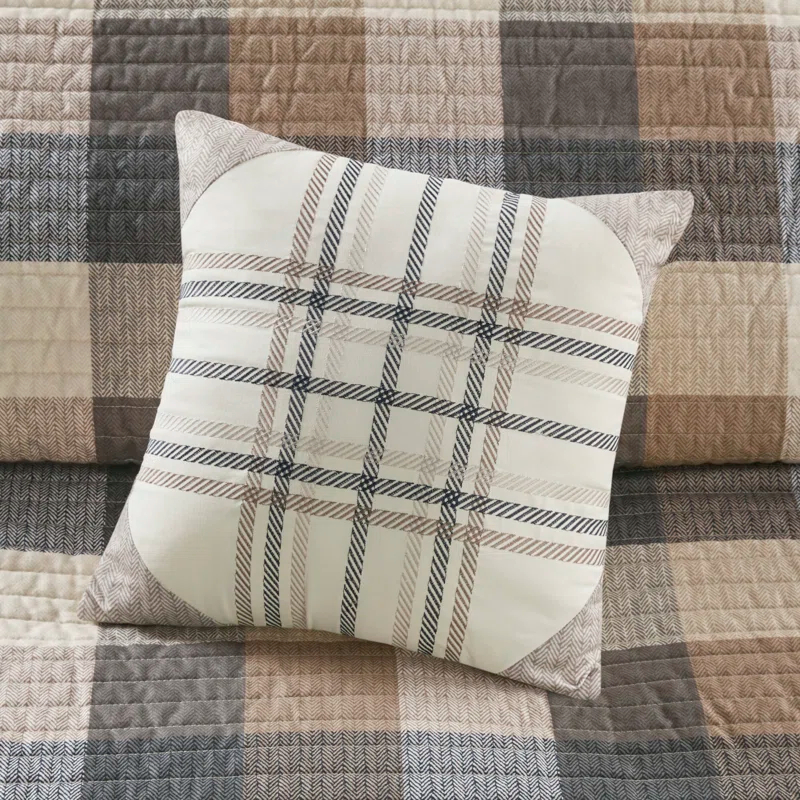 Madison Park Ridge 6 Piece Printed Herringbone Quilt Set with Throw Pillows