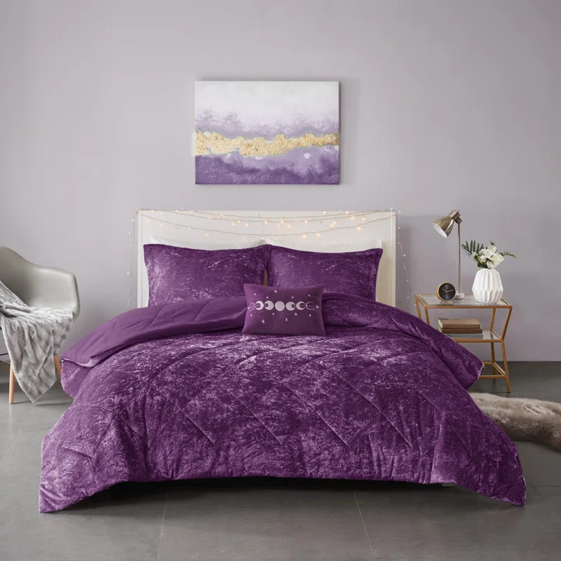 Intelligent Design Felicia Crushed Velvet Comforter Set with Throw Pillow