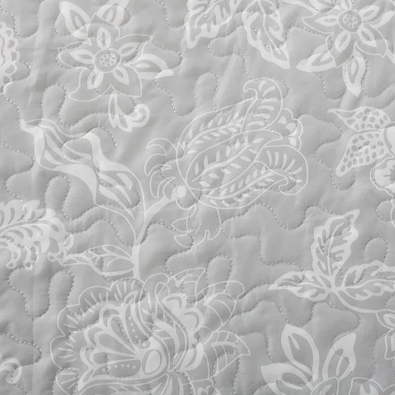 FreshFolds Dainty Floral Reversible Quilt Set with Shams