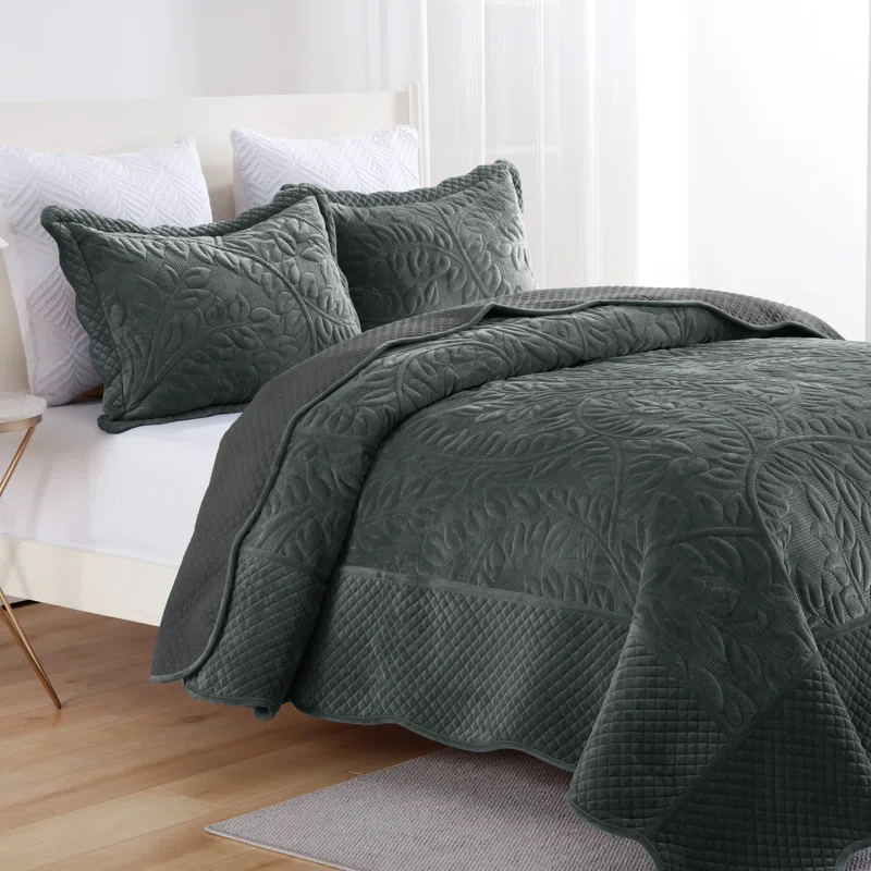 MarCielo Marcielo Oversized Embroidered Velvet Quilt Set With 2 Pillow Shams