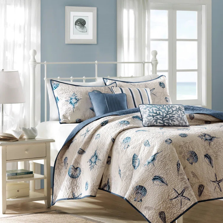 Madison Park Bayside Quilt Set with Throw Pillows