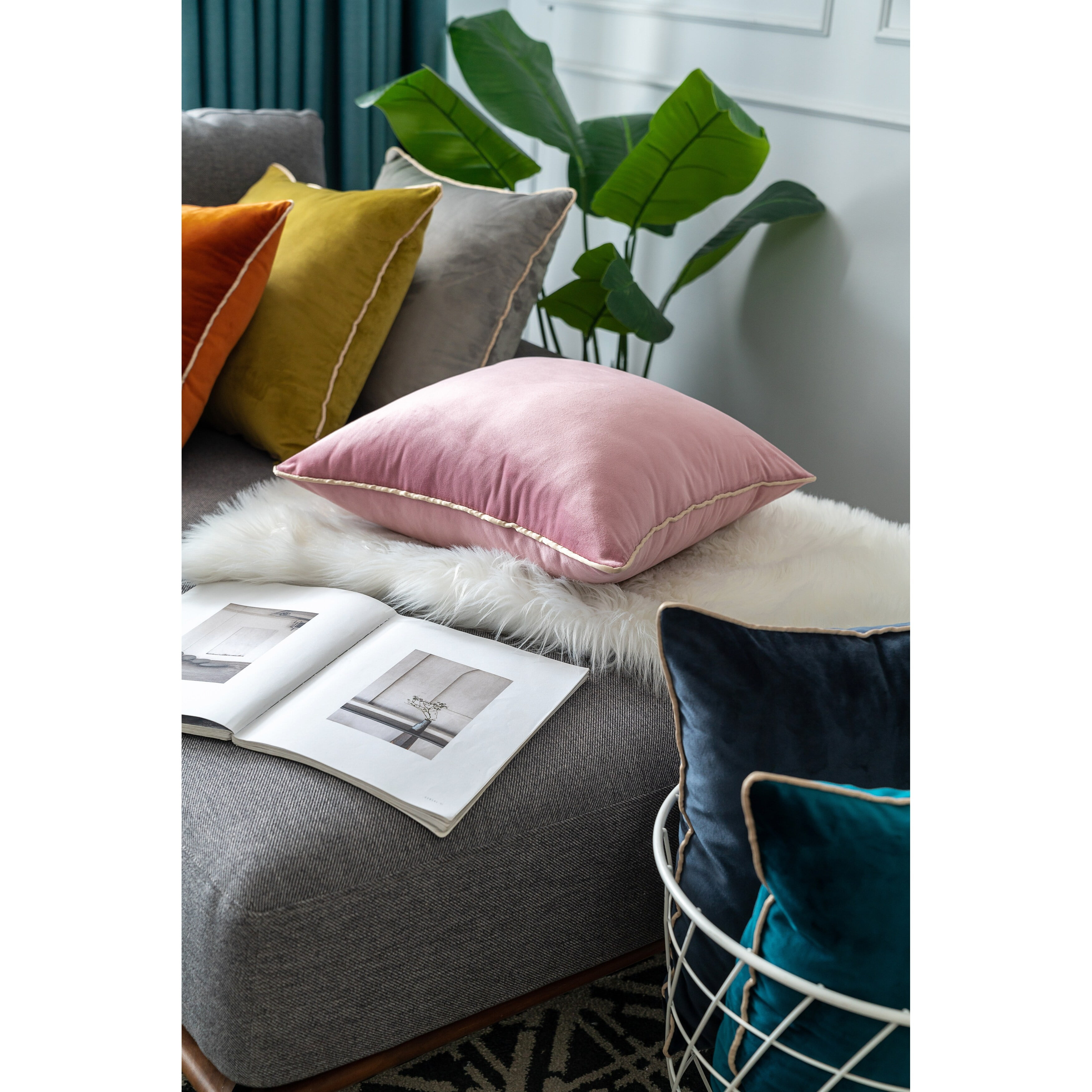 Gouchee Home Reversible Throw Pillow (Set of 2)