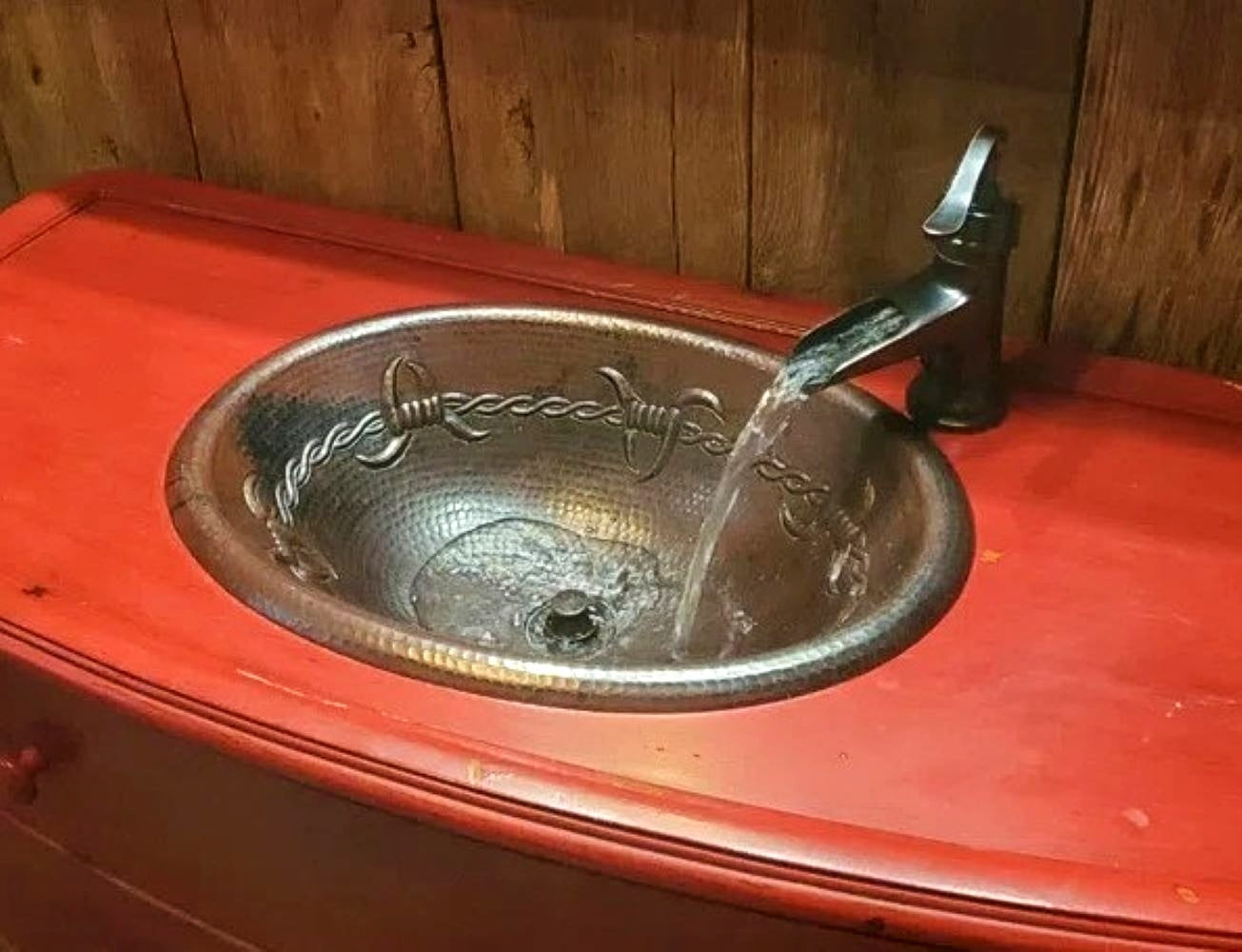 16" Oval Copper Bathroom Sink with Barbed Wire Design