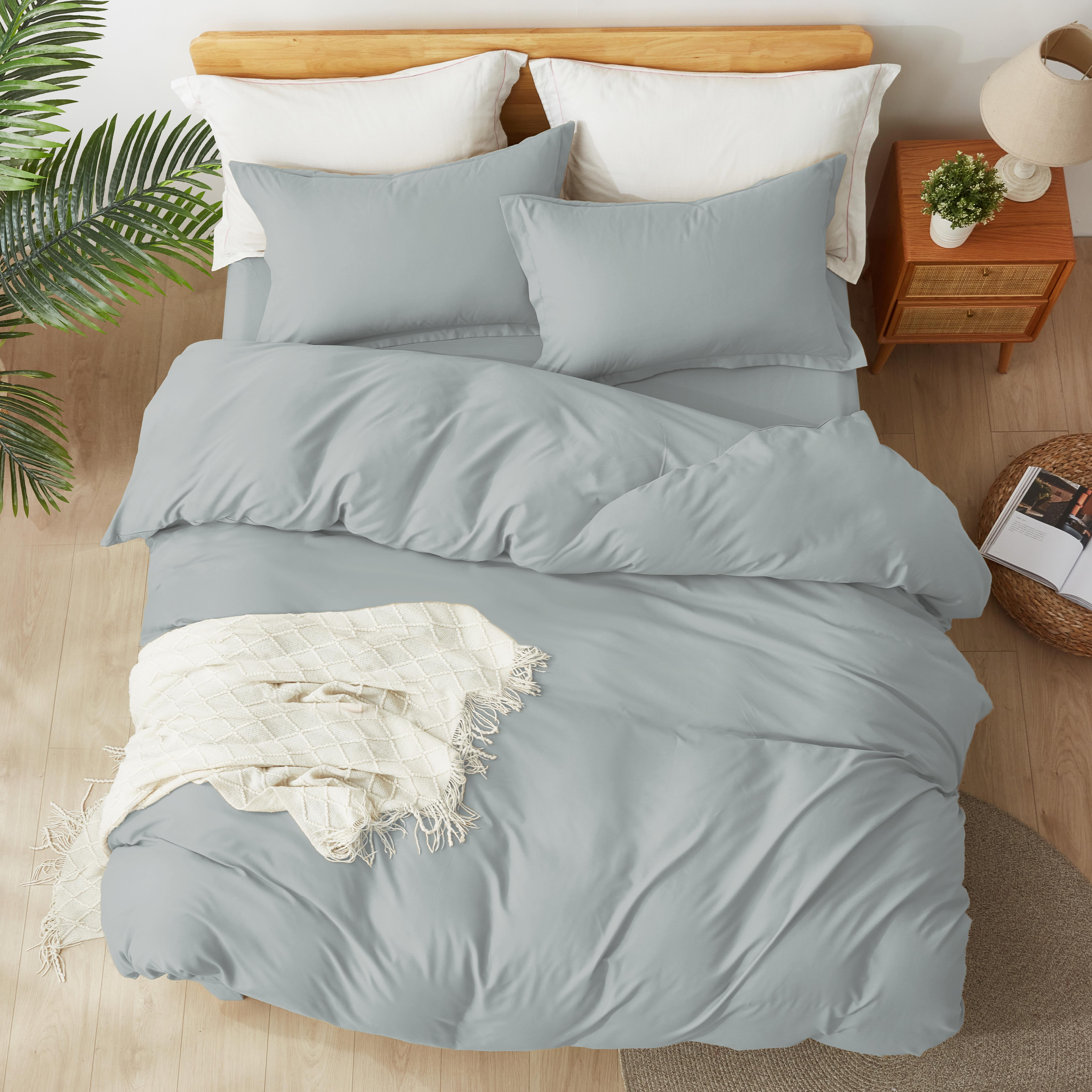 Alazuria Duvet Cover Set Soft Prewashed Microfiber with zipper and 4 corner ties Cloud Grey color Queen size ( 90" x 90" )