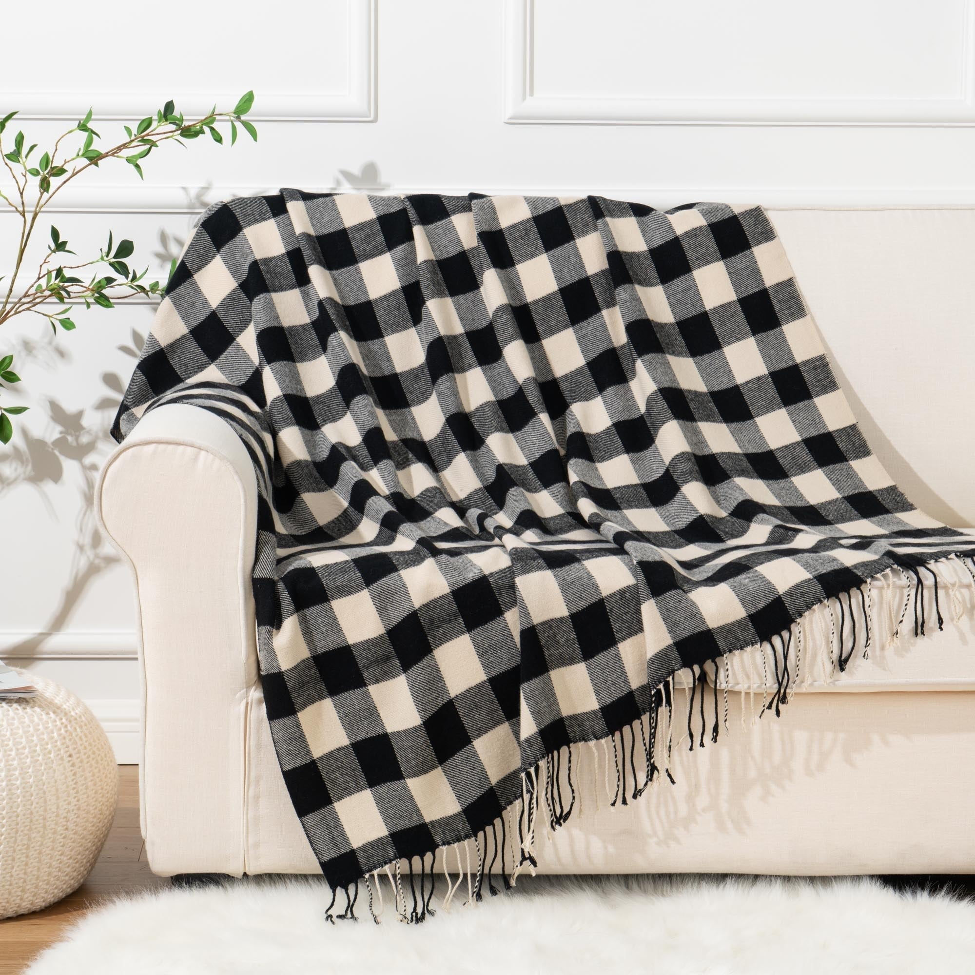 Battilo Classic Plaid Throw Blanket for Couch,Black&Beige,Buffalo Check Pattern Blanket for Picnic,50"x60"