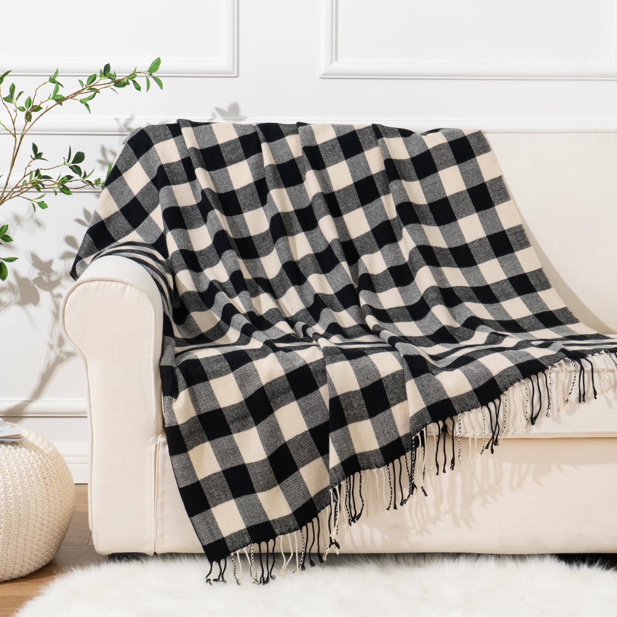 Battilo Classic Plaid Throw Blanket for Couch,Black&Beige,Buffalo Check Pattern Blanket for Picnic,50"x60"