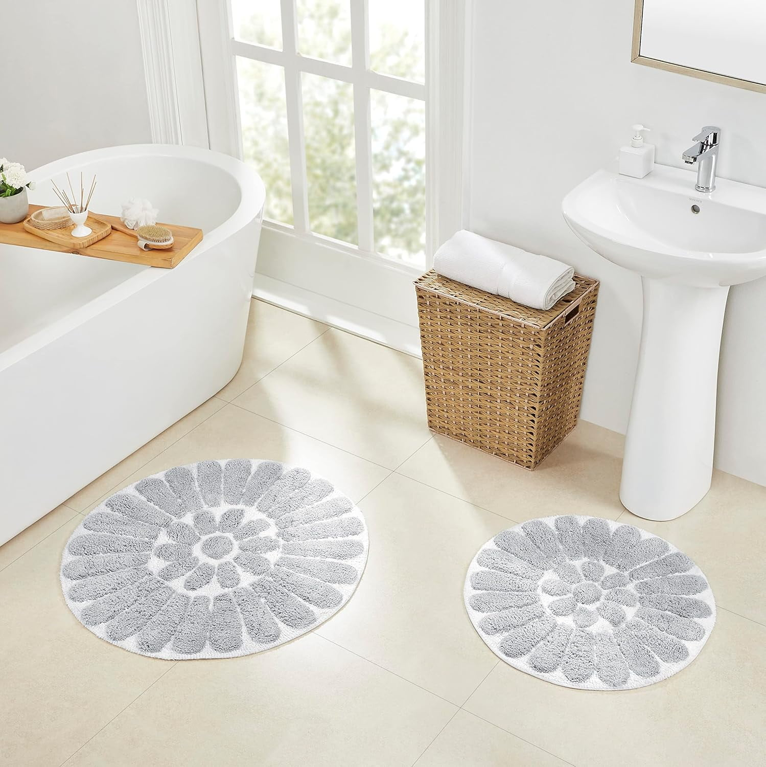 Bursting Flower 2 Pc Bath Rug Set - WHITE/LIGHT (30" ROUND & 24" ROUND)