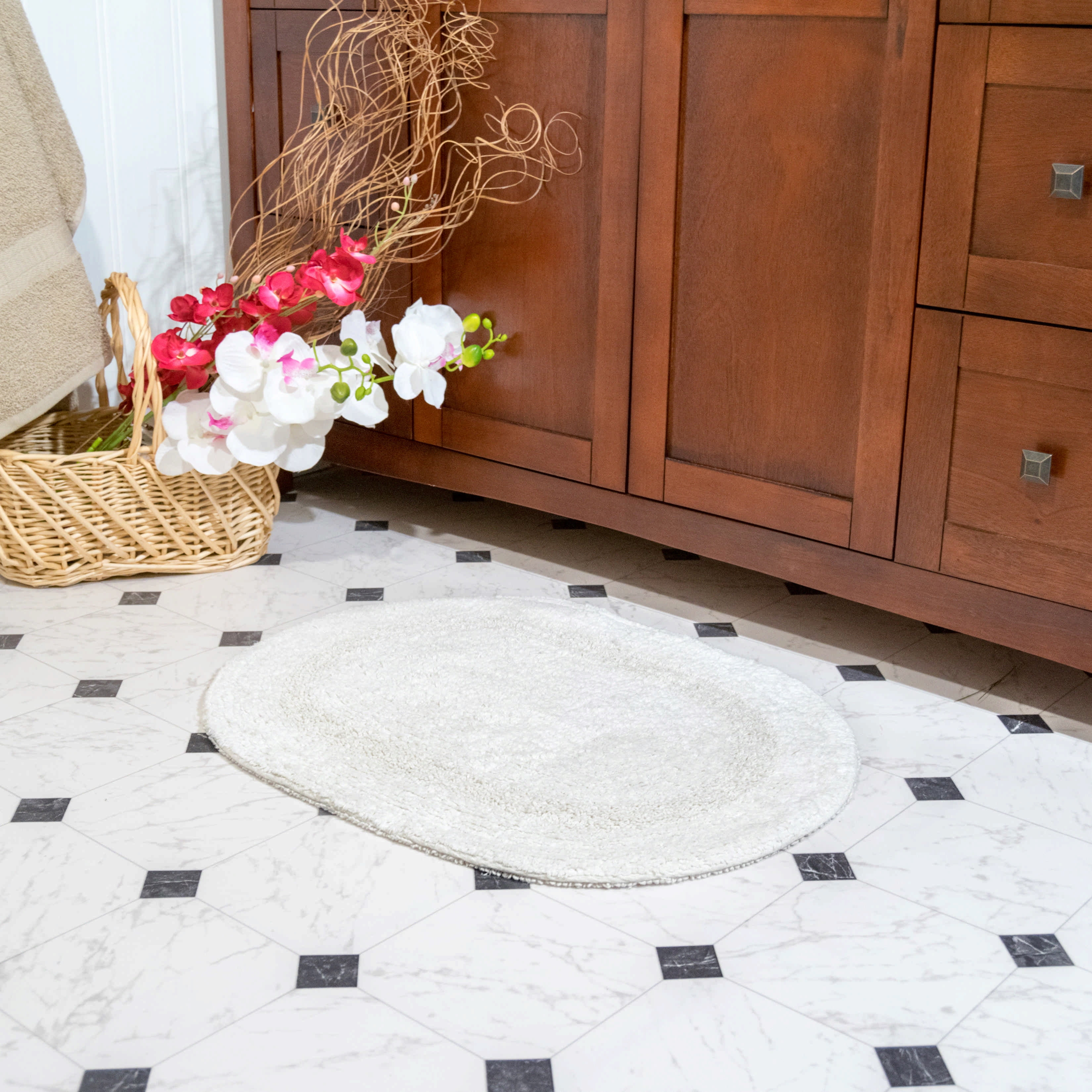 Chesapeake Oval Tub Mat Ivory (17"x24")