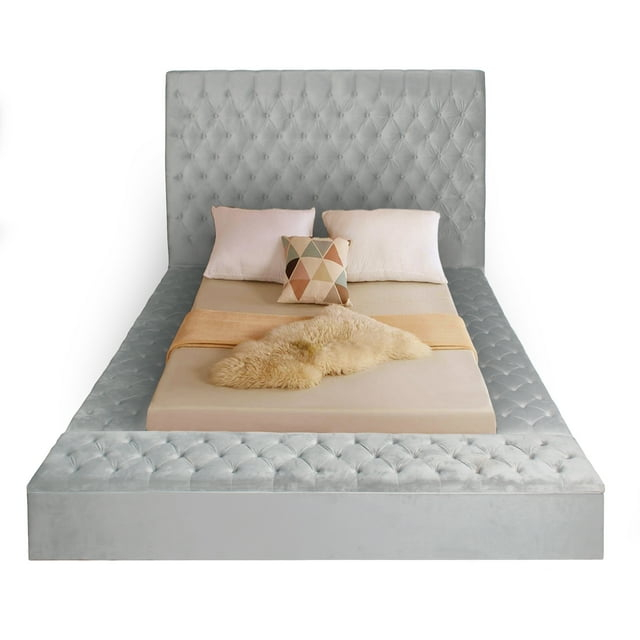 Cosmopolitan Velvet Tufted Upholstered Storage Platform with Headboard