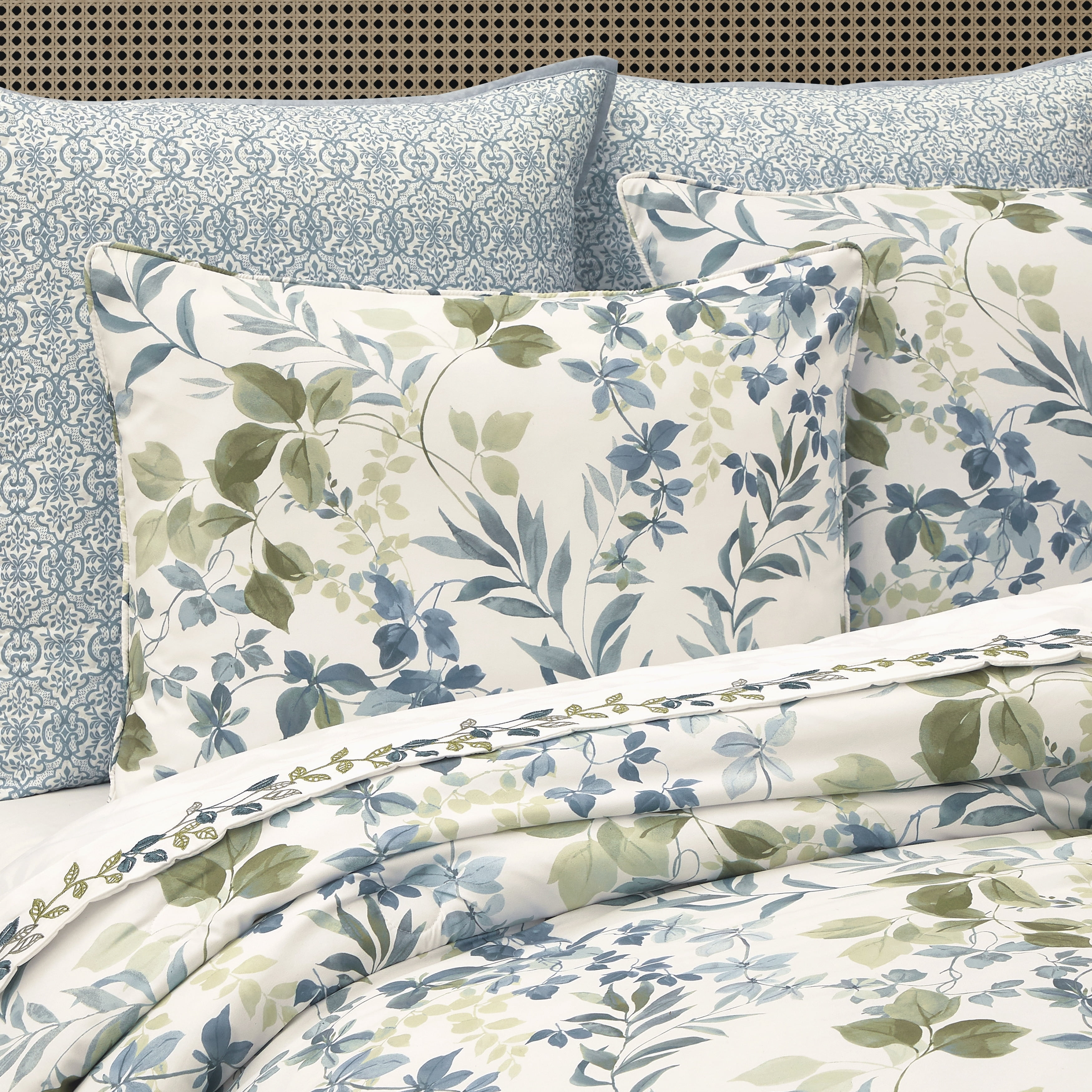 Royal Court Elwood Comforter Set
