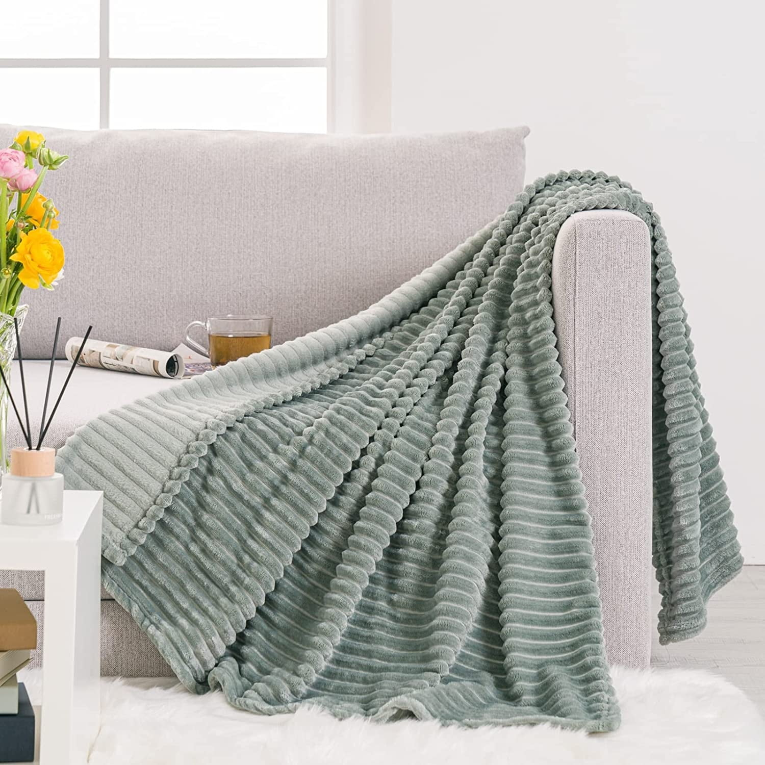 Flannel Fleece Throw Blanket for Couch Fuzzy Cozy Luxury Blanket