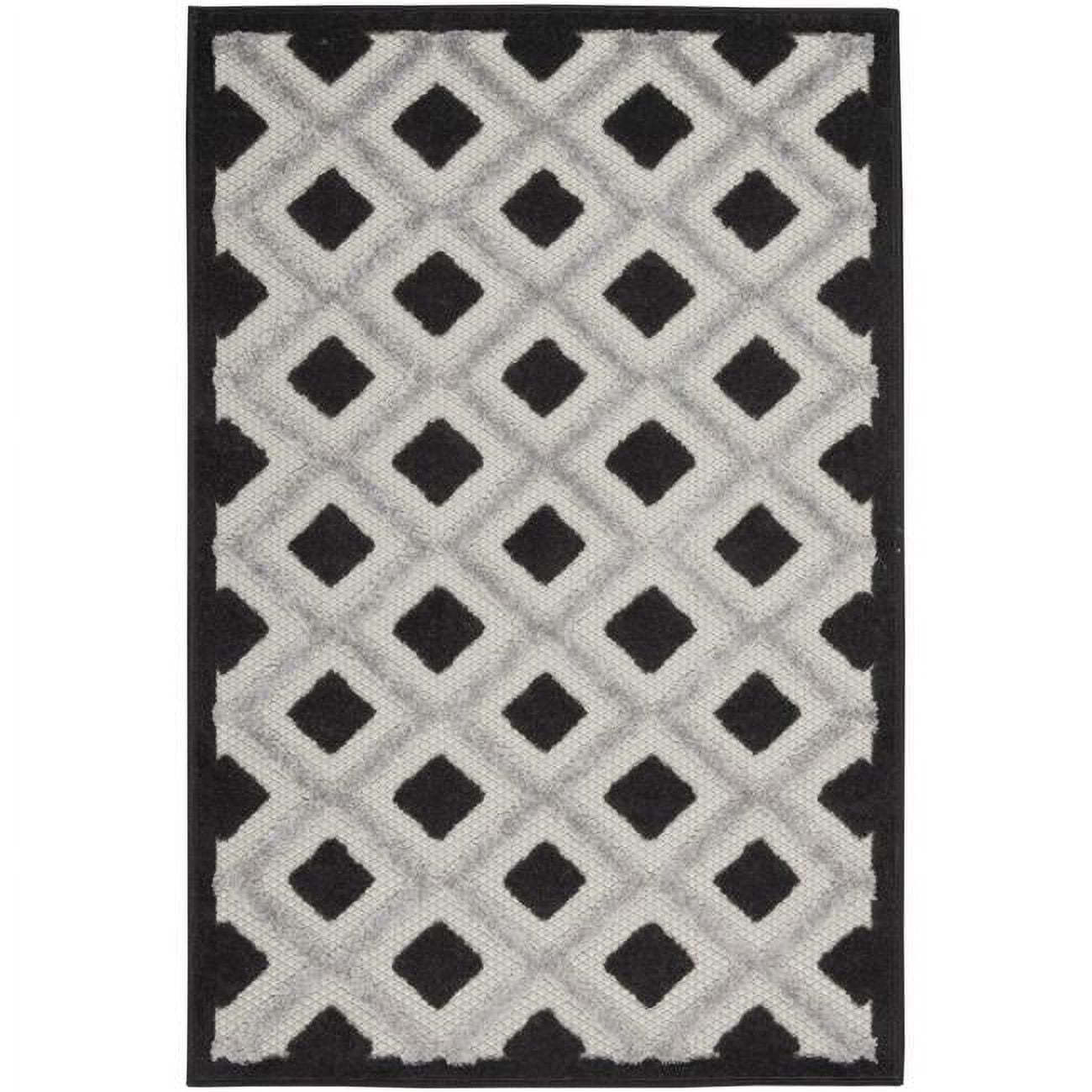 HomeRoots  3 x 4 ft. Black & White Gingham Non Skid Indoor & Outdoor Rectangle Area Rug - Black and White - 3 x 4 ft.