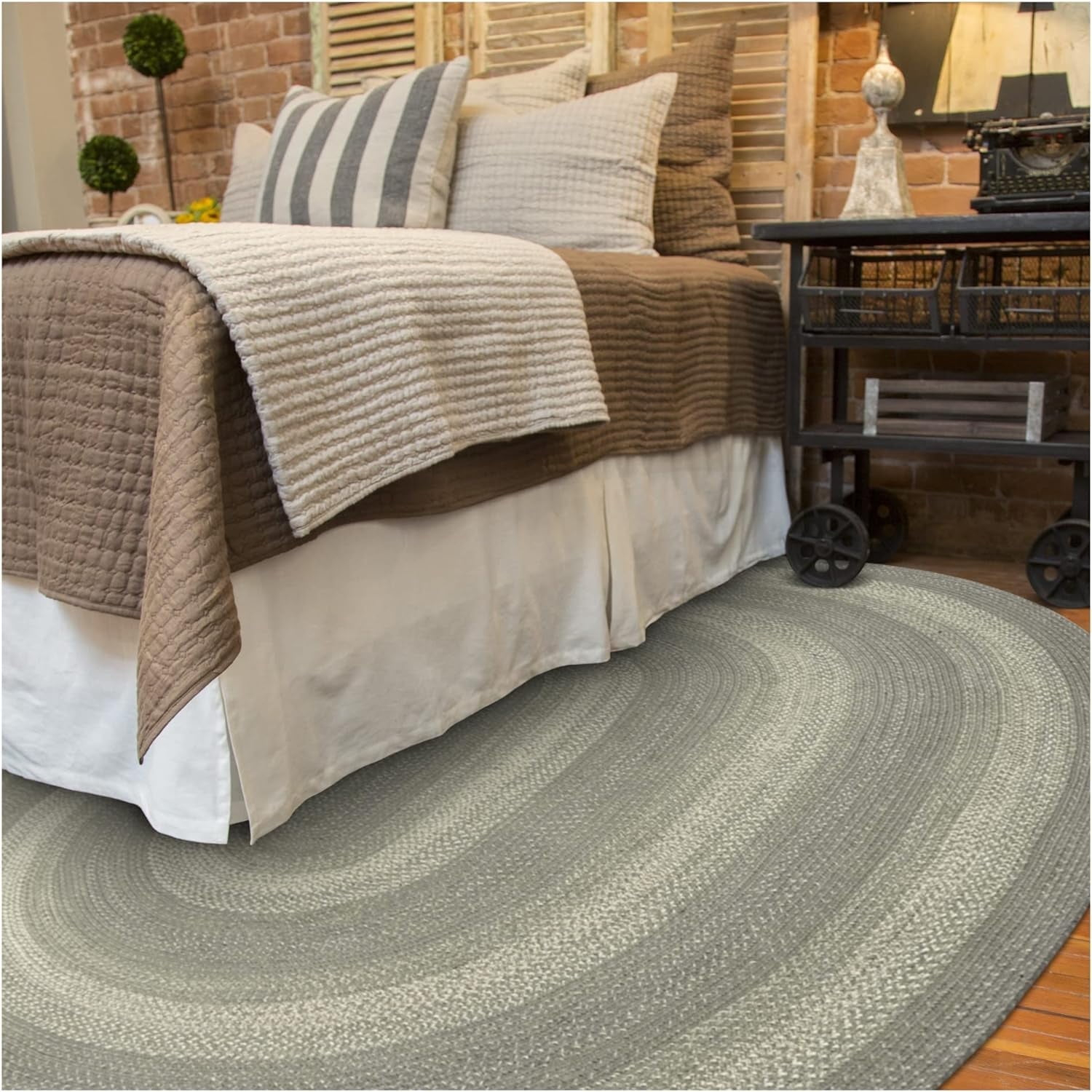 Homespice Gray Cloud Gray and Ivory 4x6' Oval Braided Rug for Area Rugs Country Style
