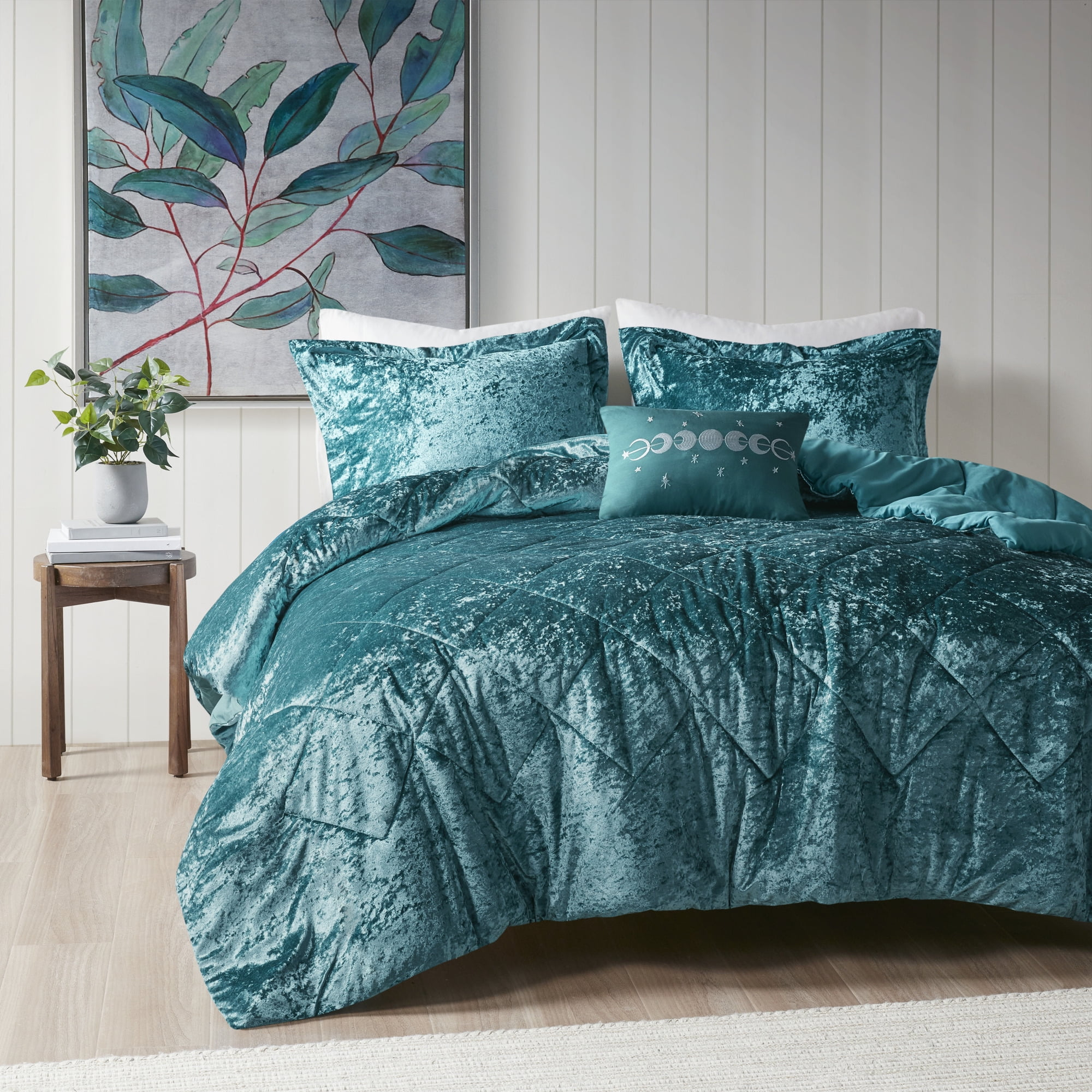 Intelligent Design King/Cal King Size Comforter Sets, 4-Piece Velvet Bedding Set for All Seasons, Teal Comforter Bed Set with Decor Pillow