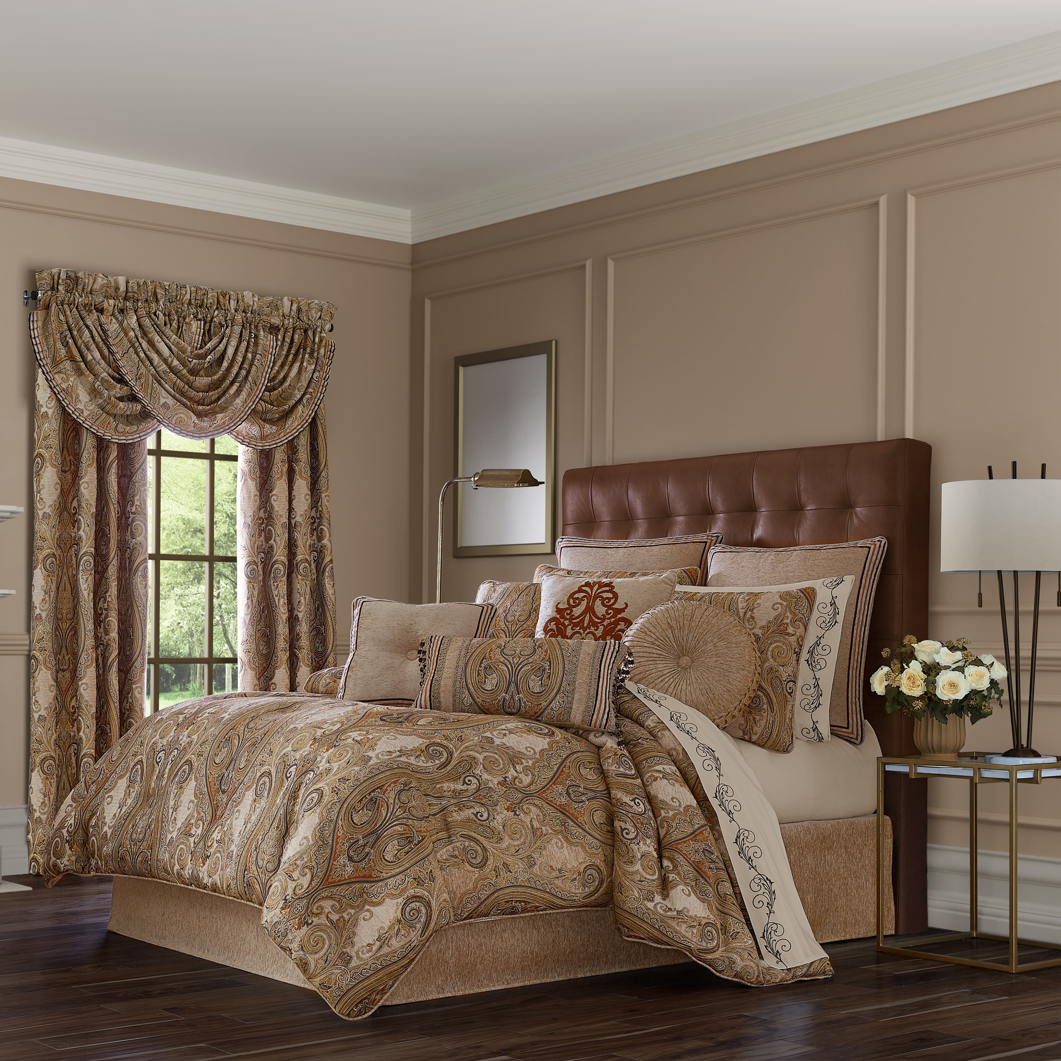 J. Queen New York  Luciana Comforter Set King