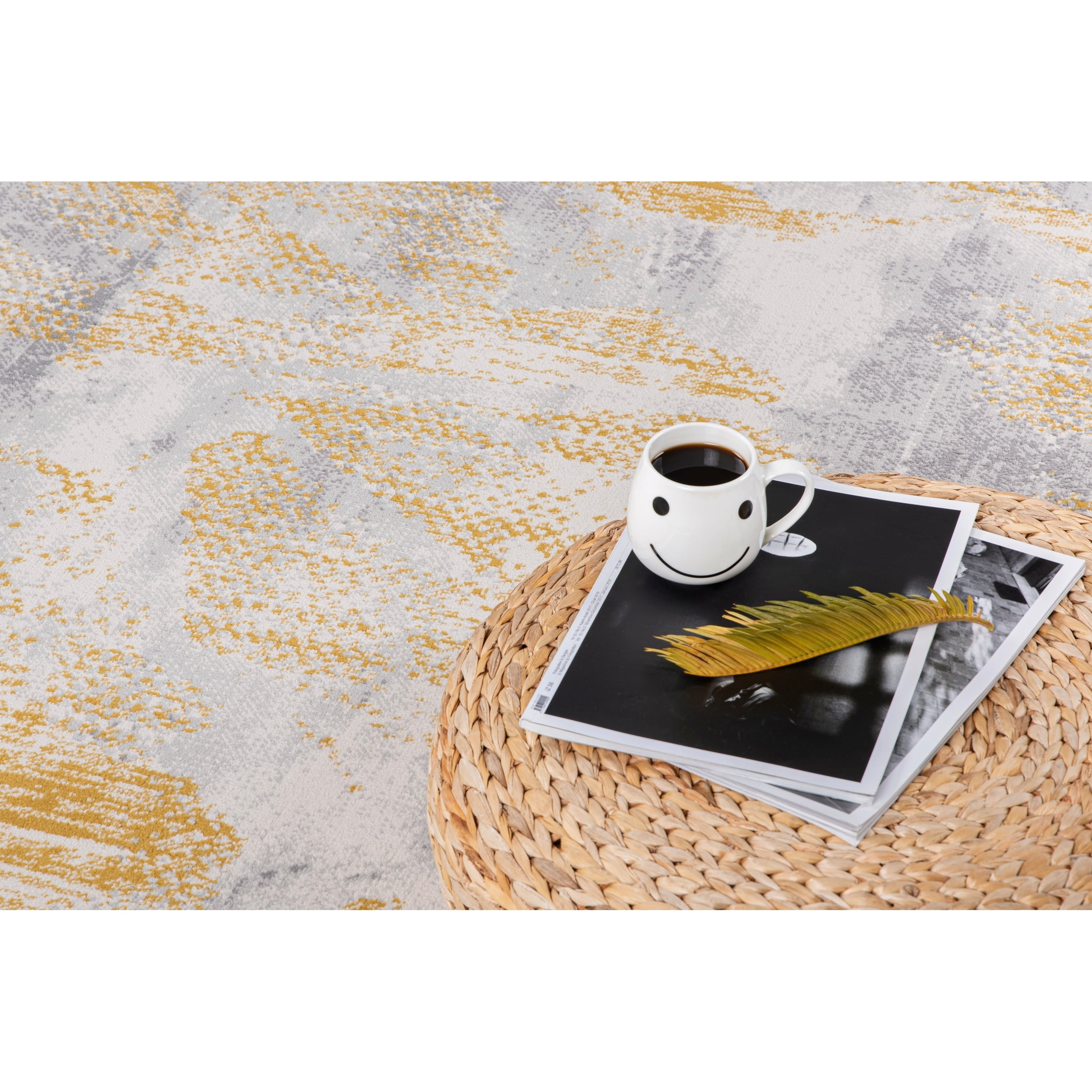 Lela Collection Abstract Polyester Rug 5'2" x 7'5" - Gray/Gold