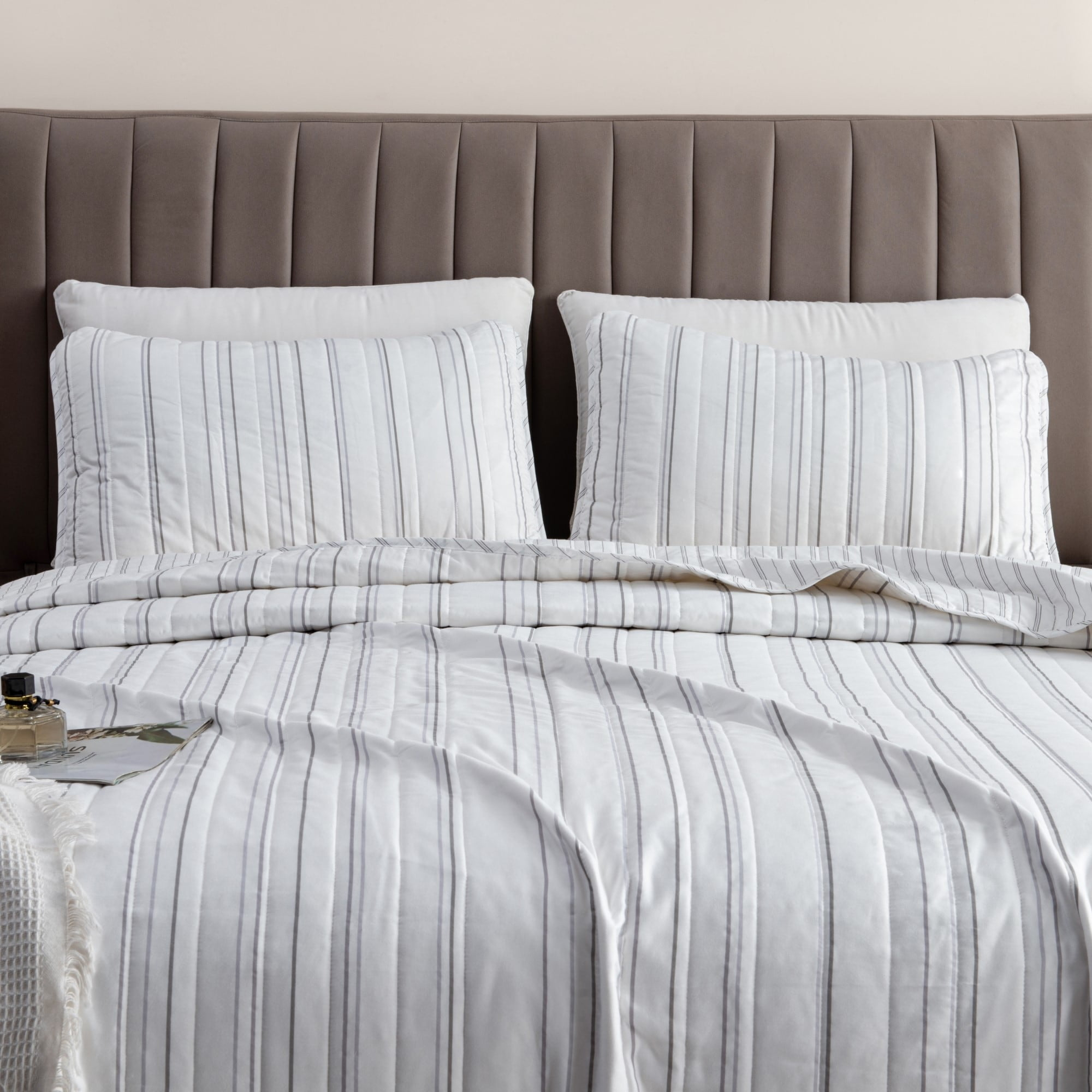 Linery & Co. Premium Delicate Stripes Microfiber Quilt Set With Shams Grey Twin 2 Piece