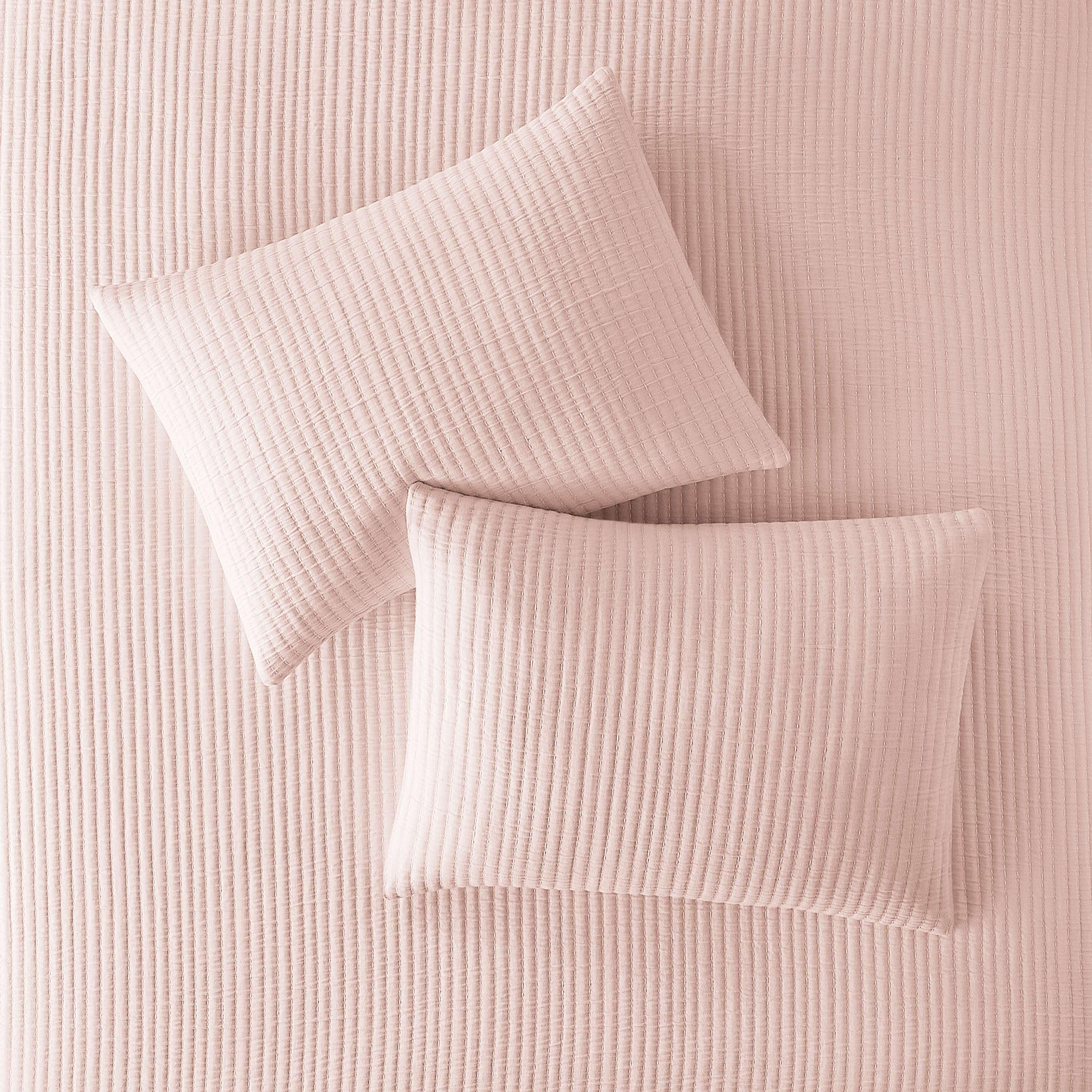 Mainstays 100% Cotton Matelassé Quilt Bedding, Queen/Full, Reversible, Blush Pink.