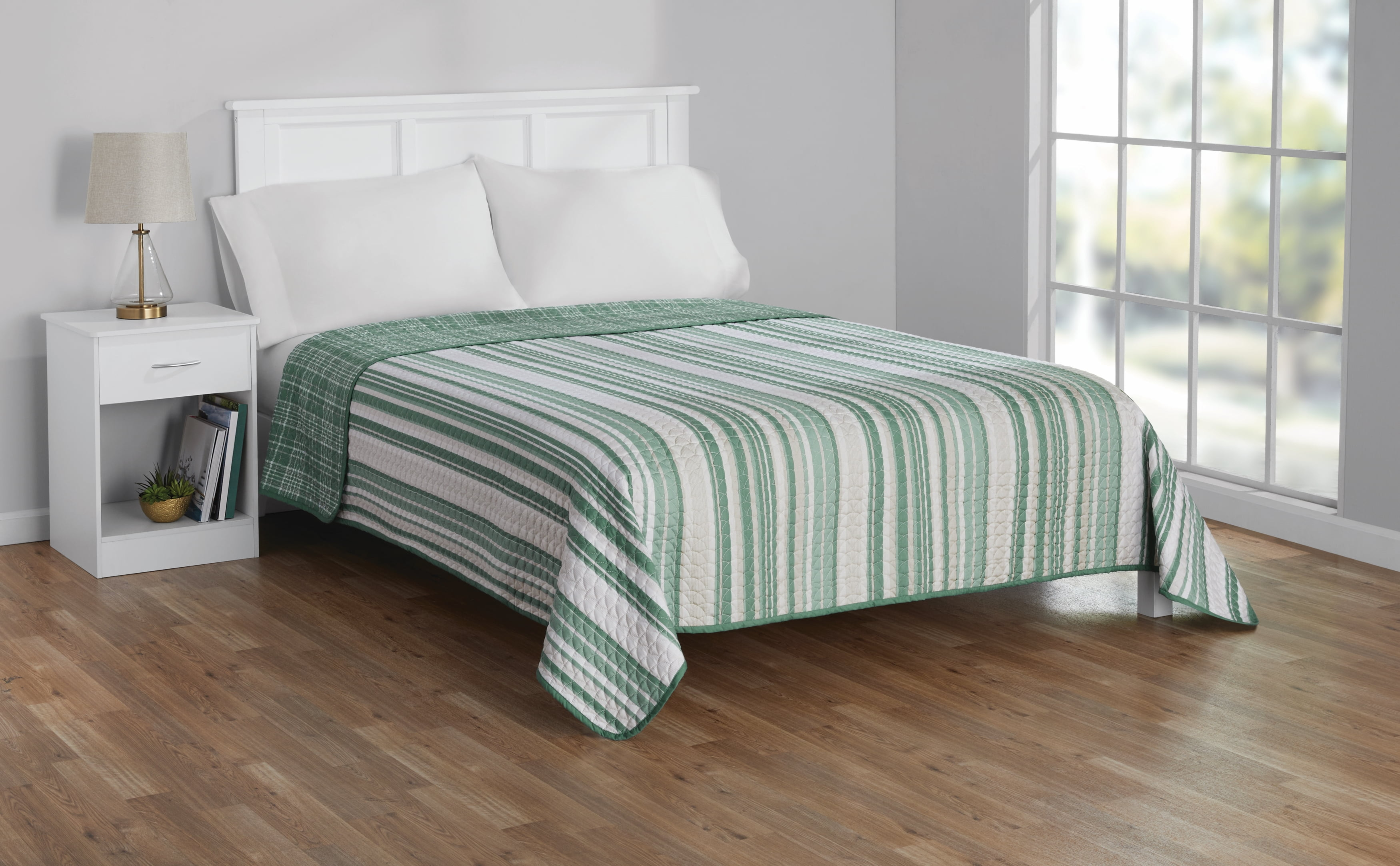 Mainstays Green Vertical Stripe Microfiber Quilt, Full/Queen - Reversible
