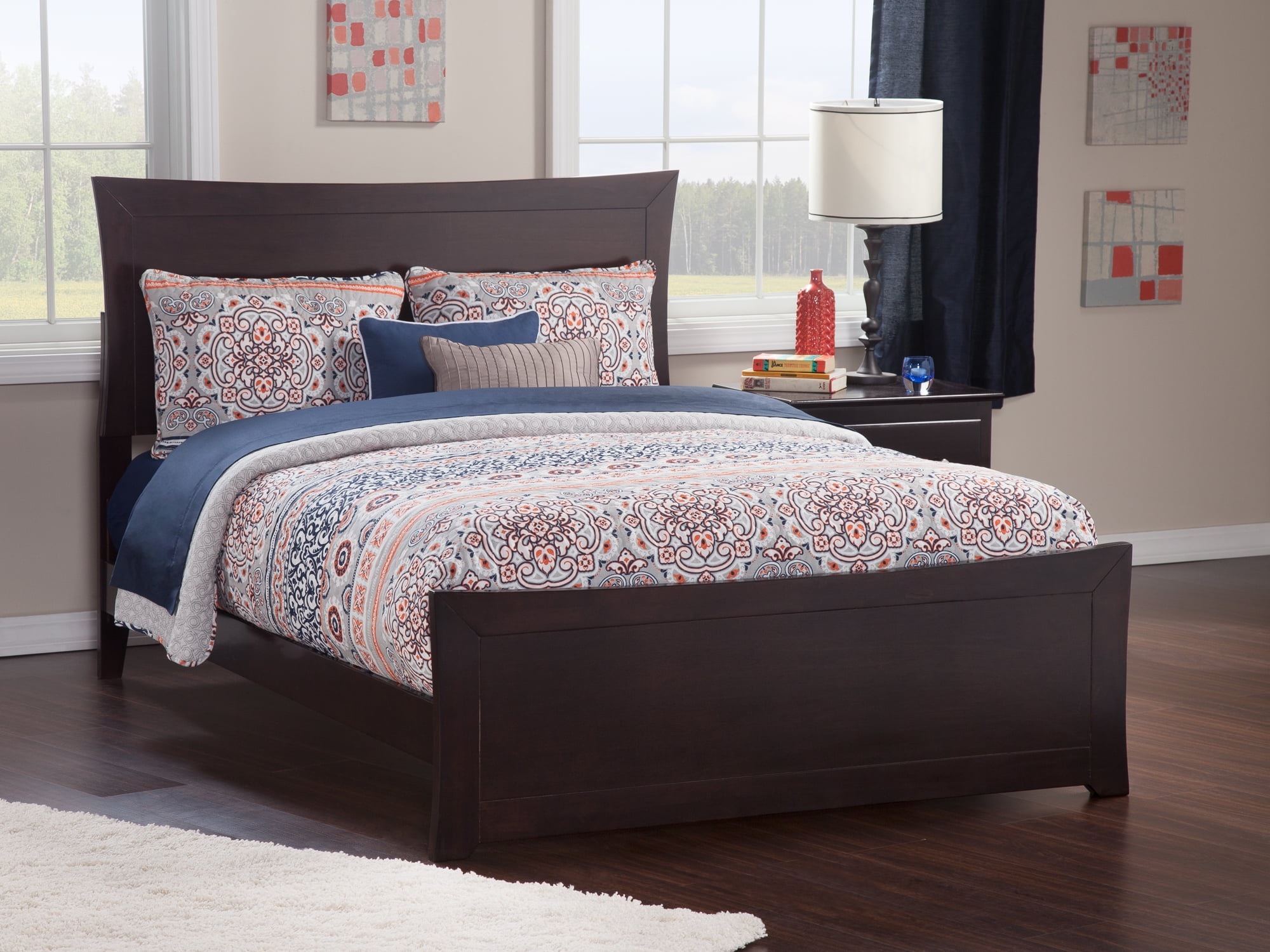 Metro Queen Size Bed with Matching Footboard & Charging Station in Espresso