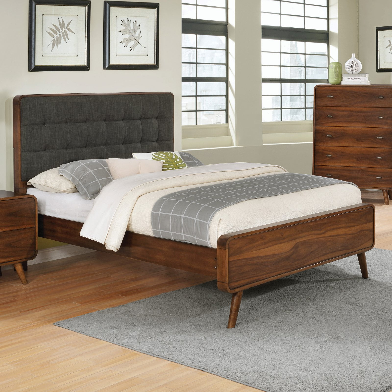 Coaster Robyn Wood Queen Bed with Upholstered Headboard in Walnut