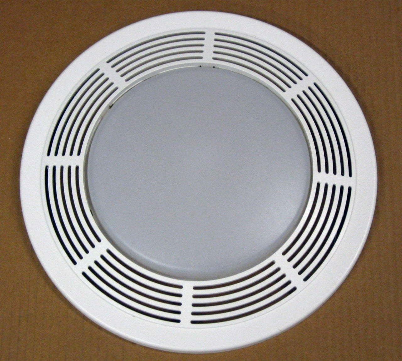 Broan S97017702 15in Duct Grille and Lens Assembly for Nutone 750 - White