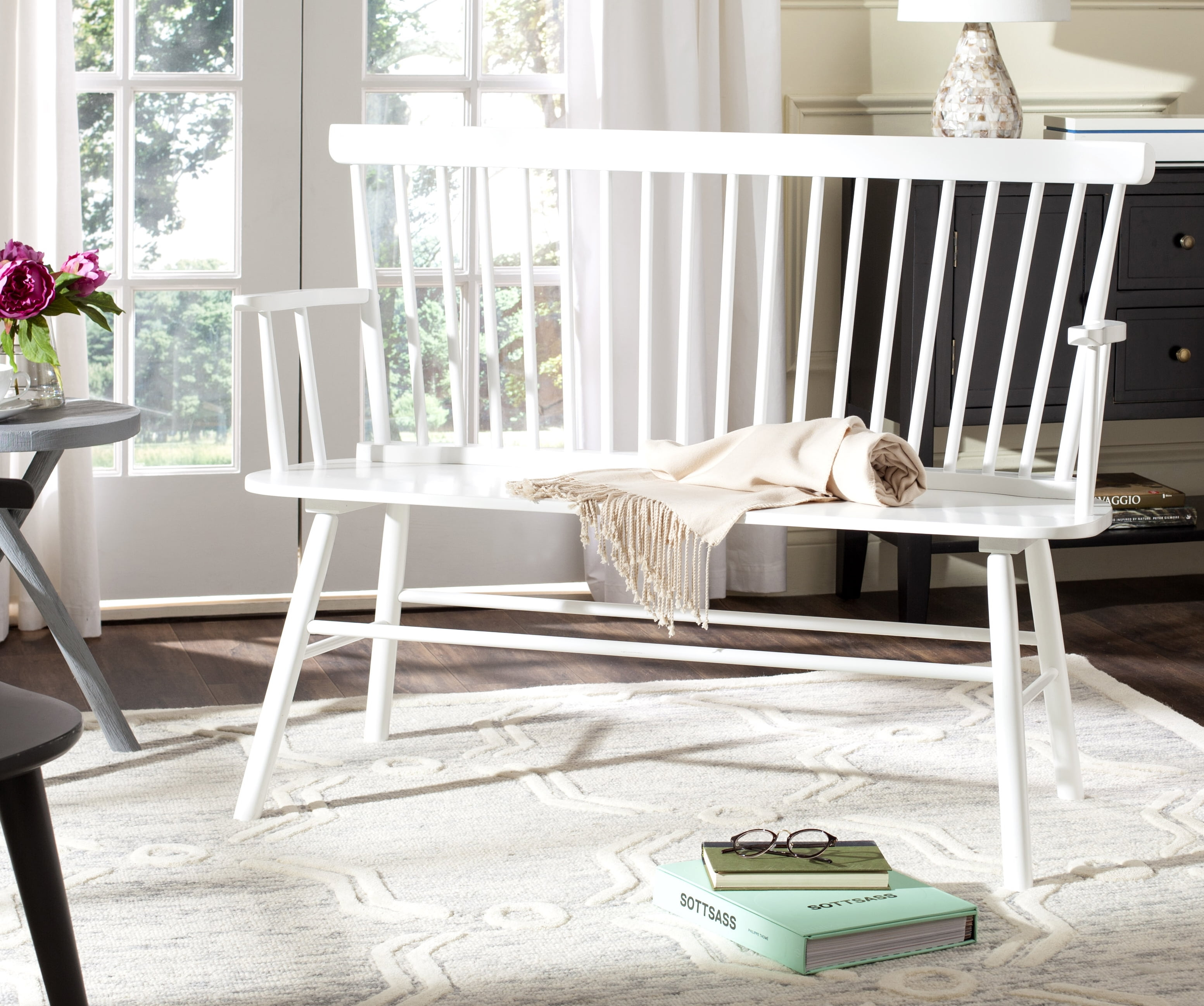 SAFAVIEH Addison Contemporary Solid Spindle back Settee, White