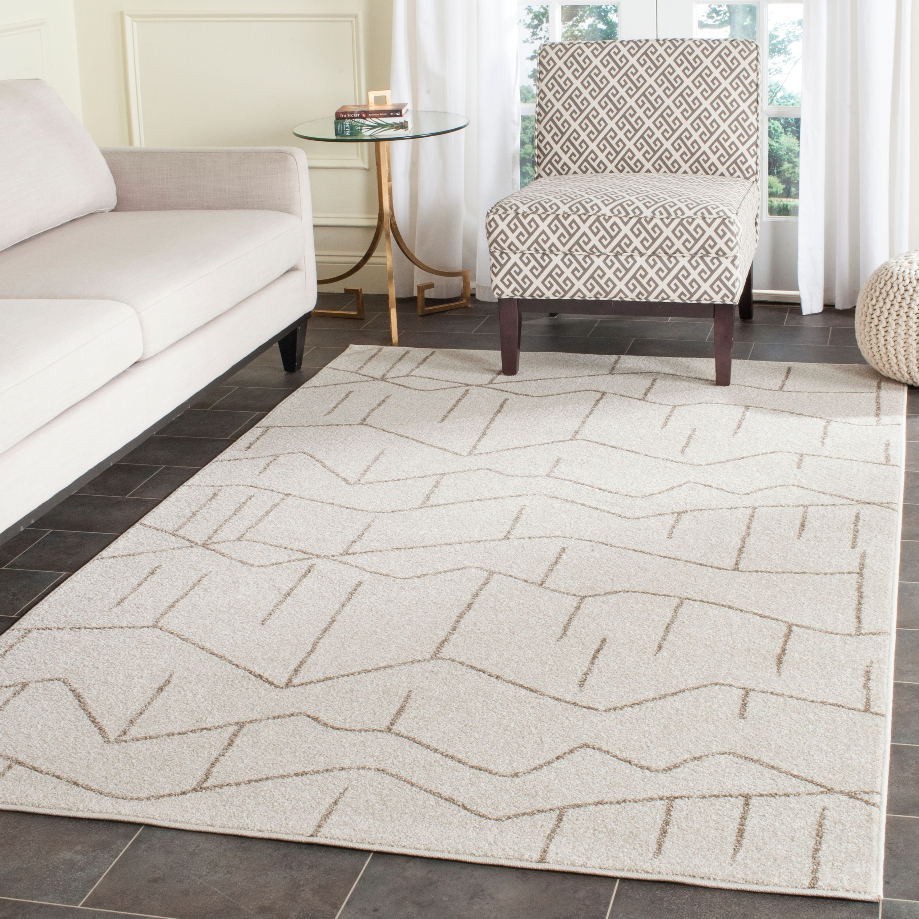 Amherst AMT429 Power Loomed Area Rug - Ivory/Grey - 4'x6' - Safavieh.