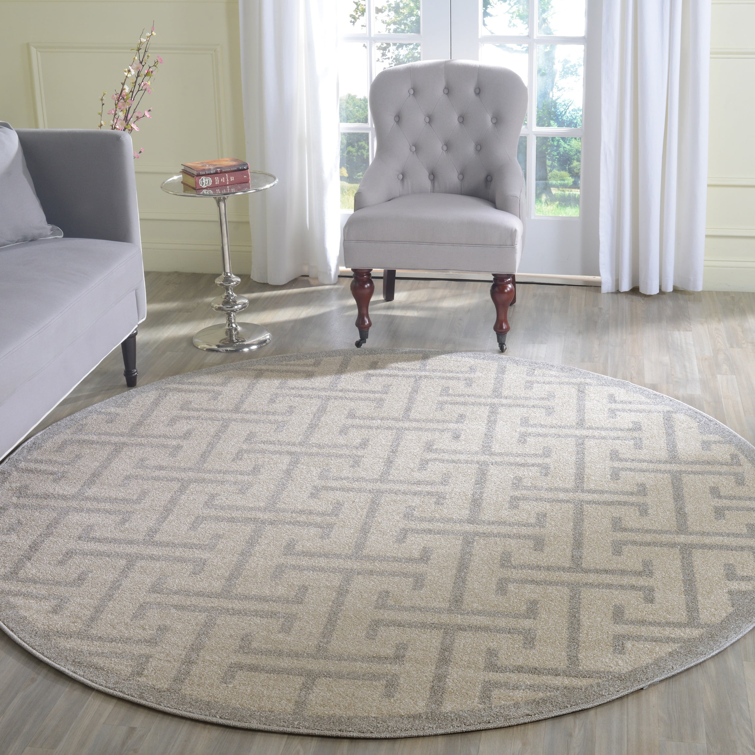 Amherst AMT404 Power Loomed Area Rug - Ivory/Light Grey - 7' Round - Safavieh.