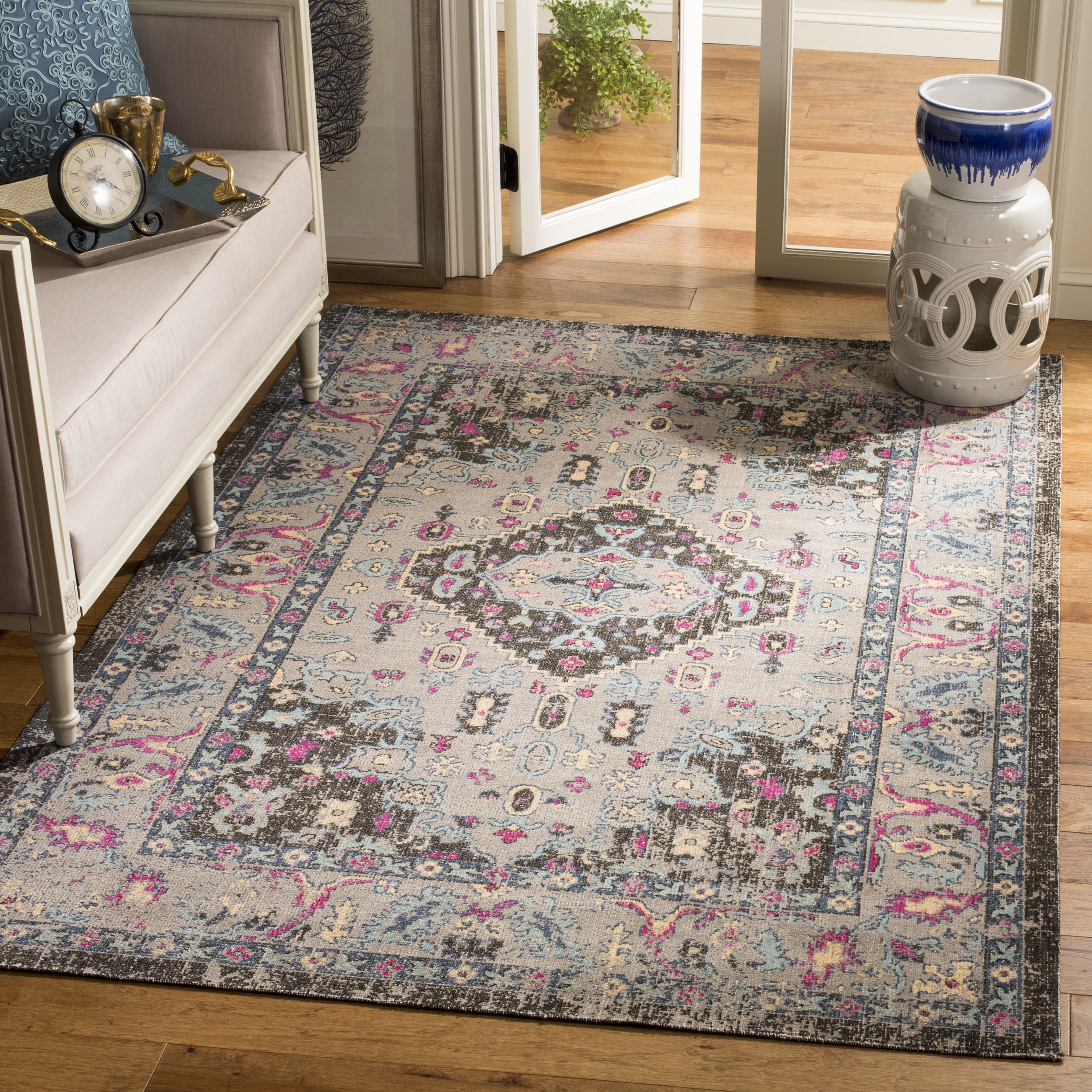 SAFAVIEH Artisan Blaze Oriental Area Rug, Light Grey/Black, 5'1" x 7'6"