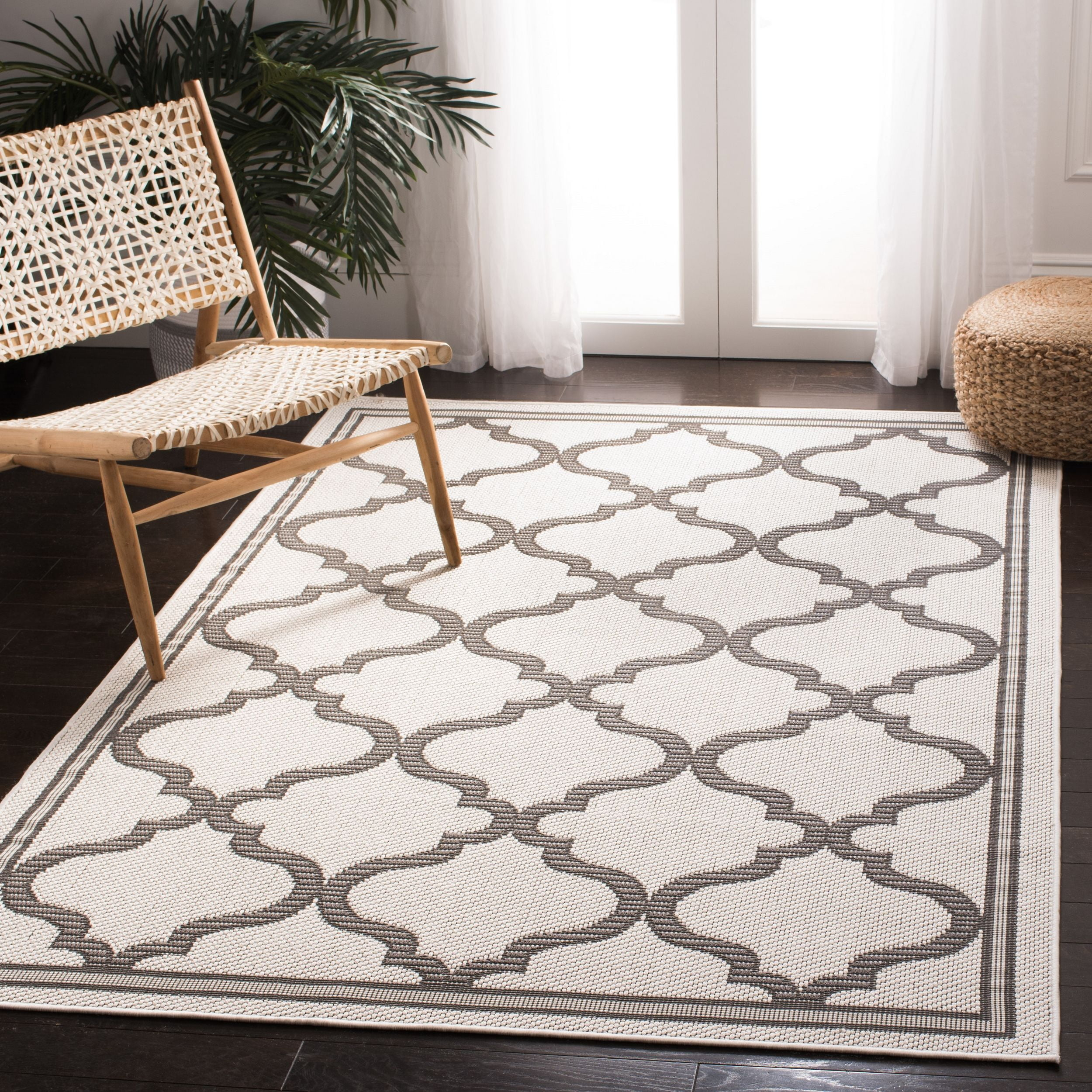 SAFAVIEH Bermuda Corie Geometric Quatrefoil Indoor/Outdoor Area Rug Ivory/Grey, 6'7" x 6'7" Square