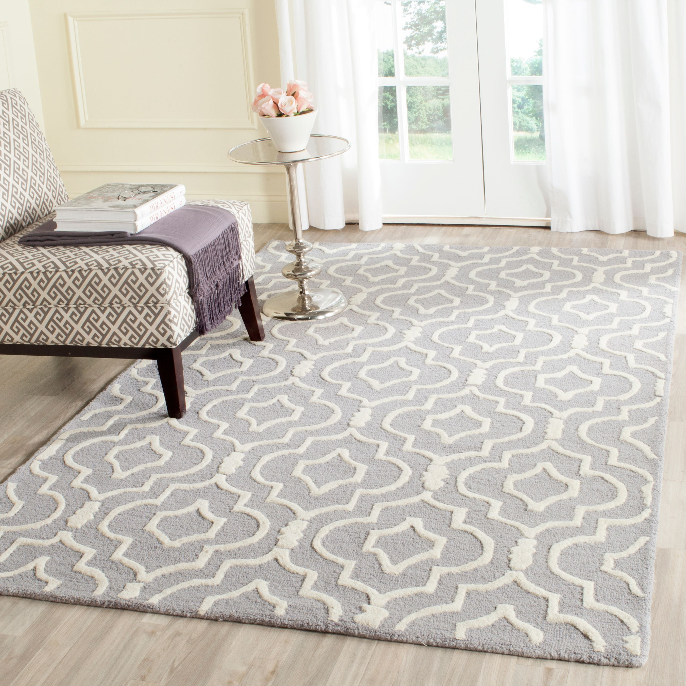 SAFAVIEH Cambridge Julian Geometric Wool Area Rug, Silver/Ivory, 9' x 12'