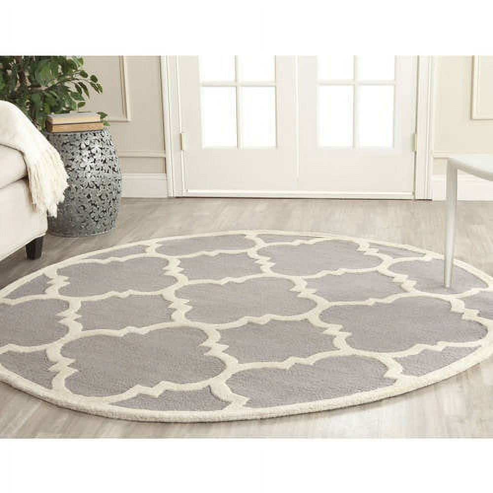 SAFAVIEH Cambridge Justine Geometric Quatrefoil Wool Area Rug, Silver/Ivory, 6' x 6' Round