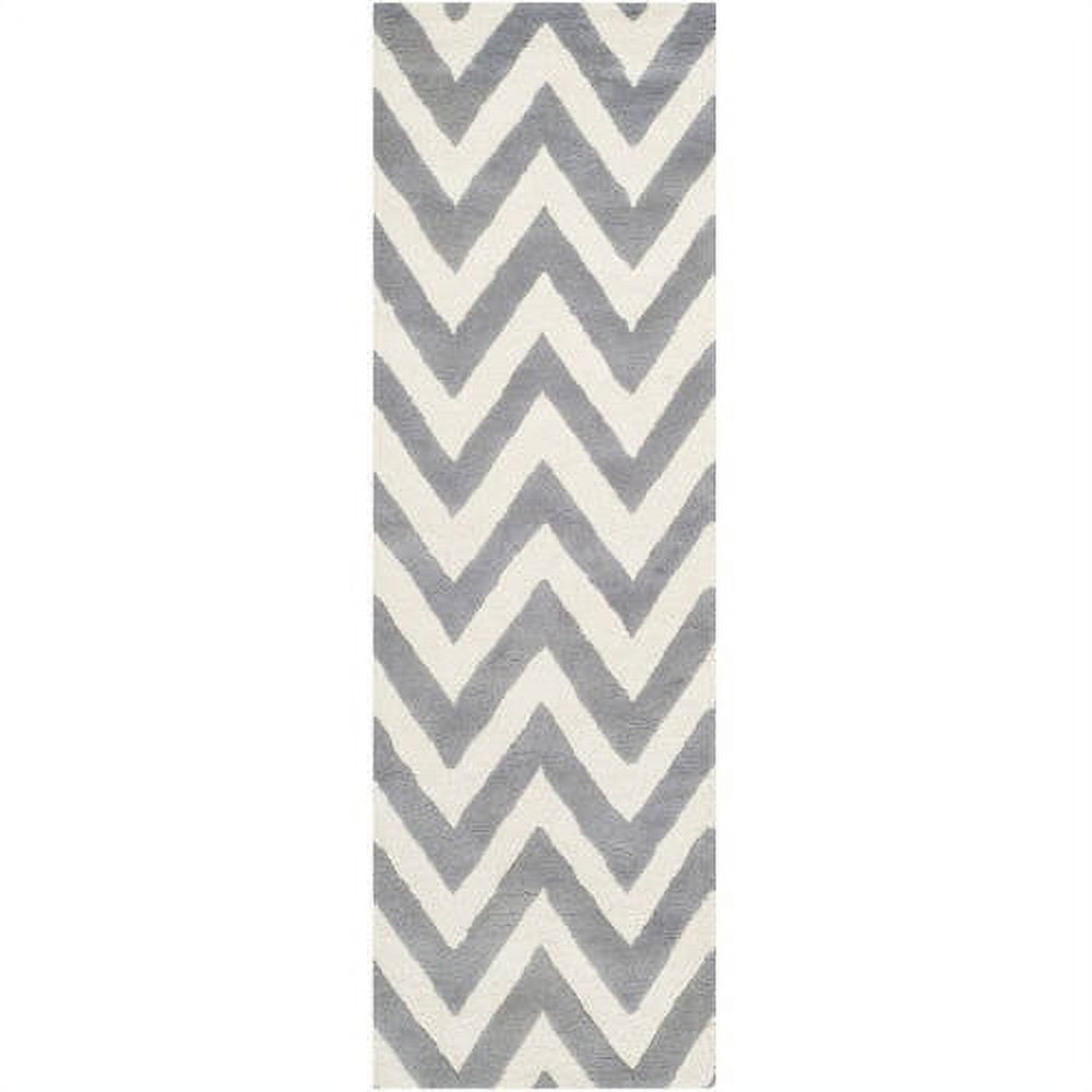 SAFAVIEH Cambridge Kaitlyn Zig Zag Stripes Wool Runner Rug, Silver/Ivory, 2'6" x 10'