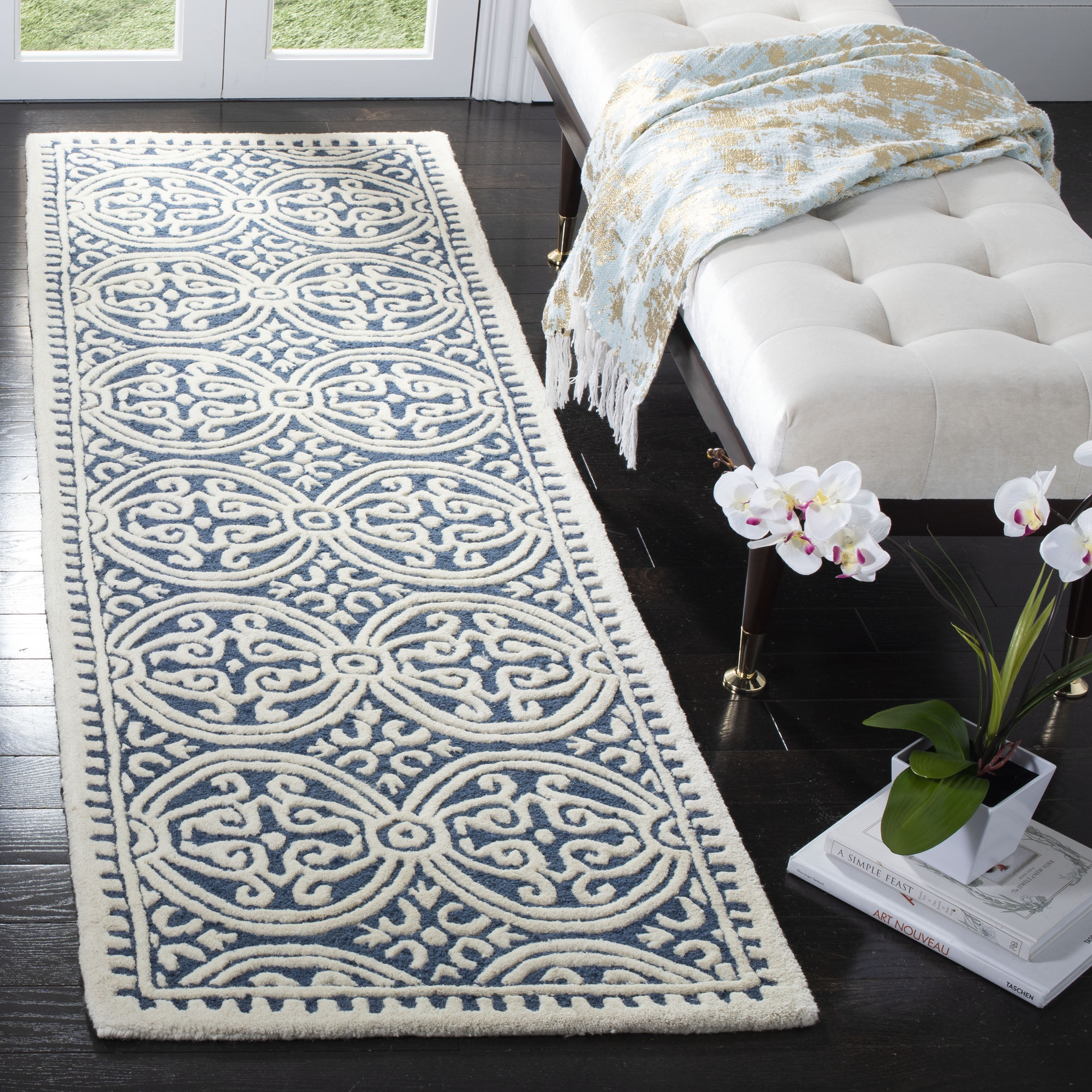 SAFAVIEH Cambridge Leslie Geometric Wool Runner Rug, Navy Blue/Ivory, 2'6" x 16'