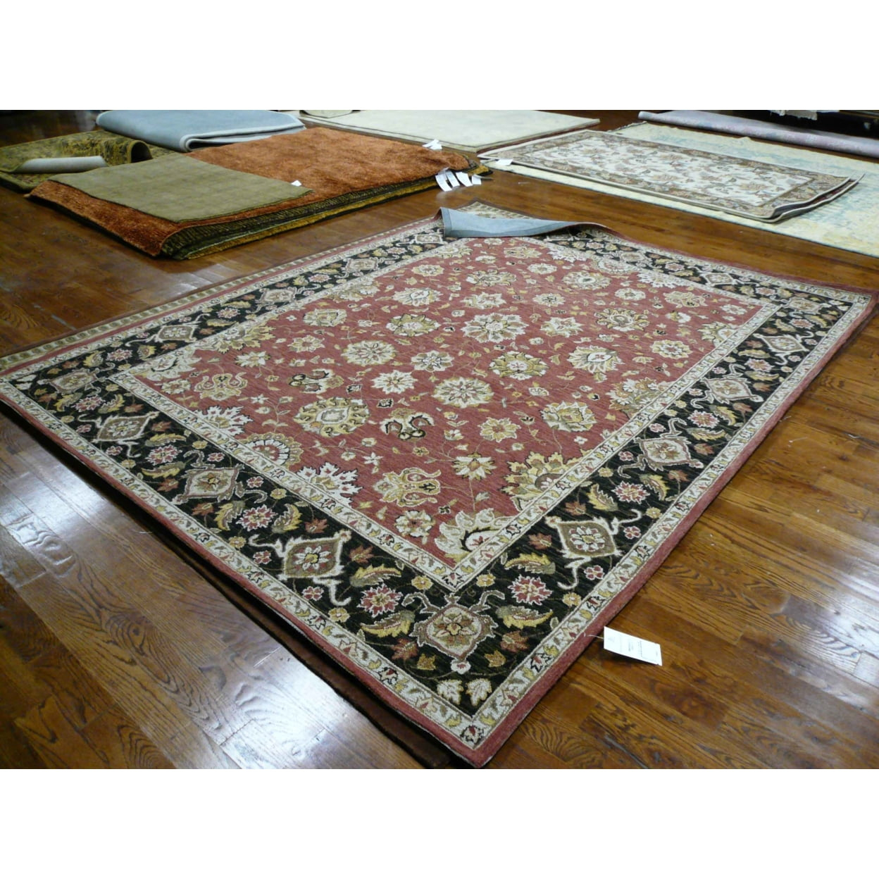 SAFAVIEH Chelsea Kaeden Floral Wool Area Rug, Rose/Black, 6' x 9'