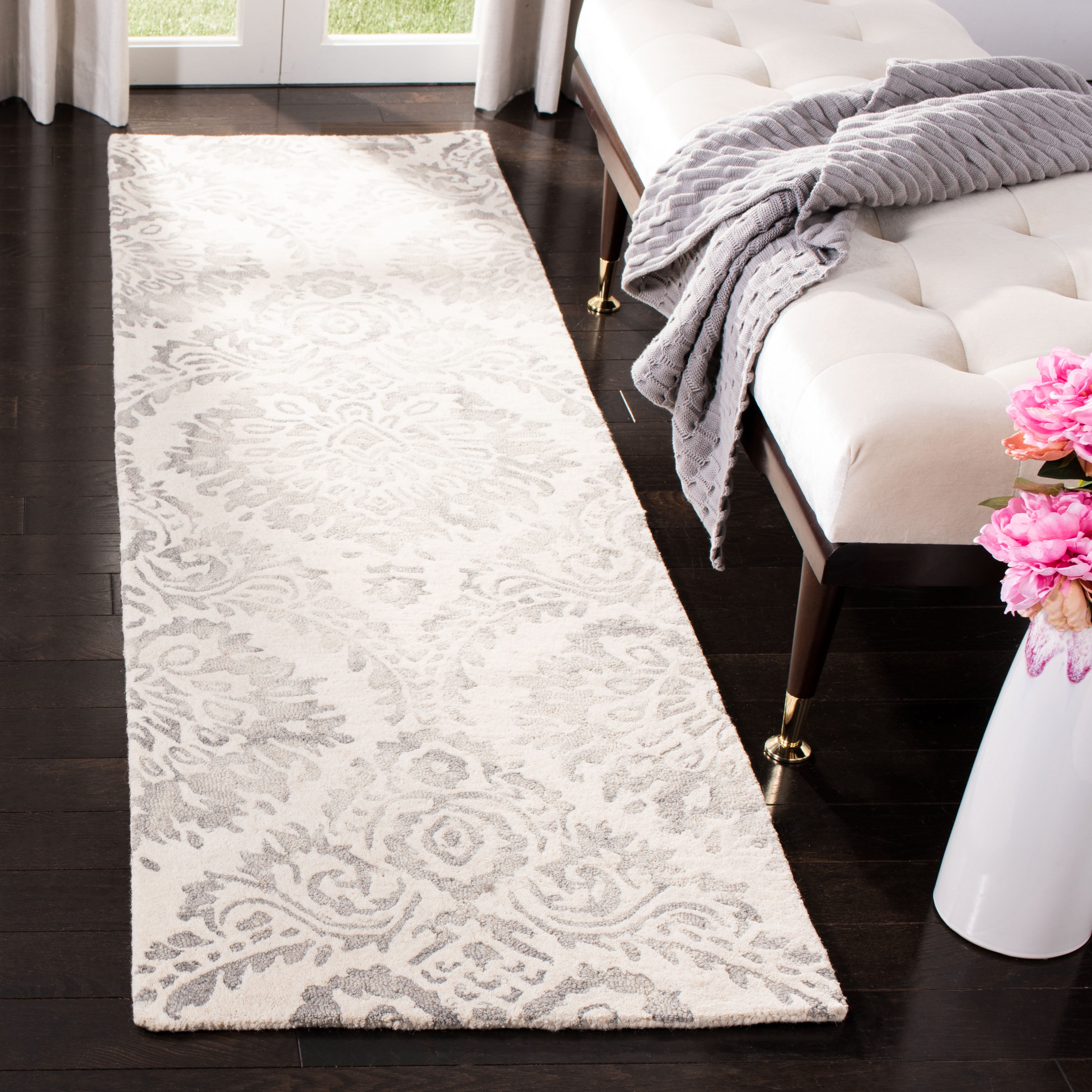 Dip Dye DDY210 Hand Tufted Runner Rug - Silver/Ivory - 2'3"x8' - Safavieh.