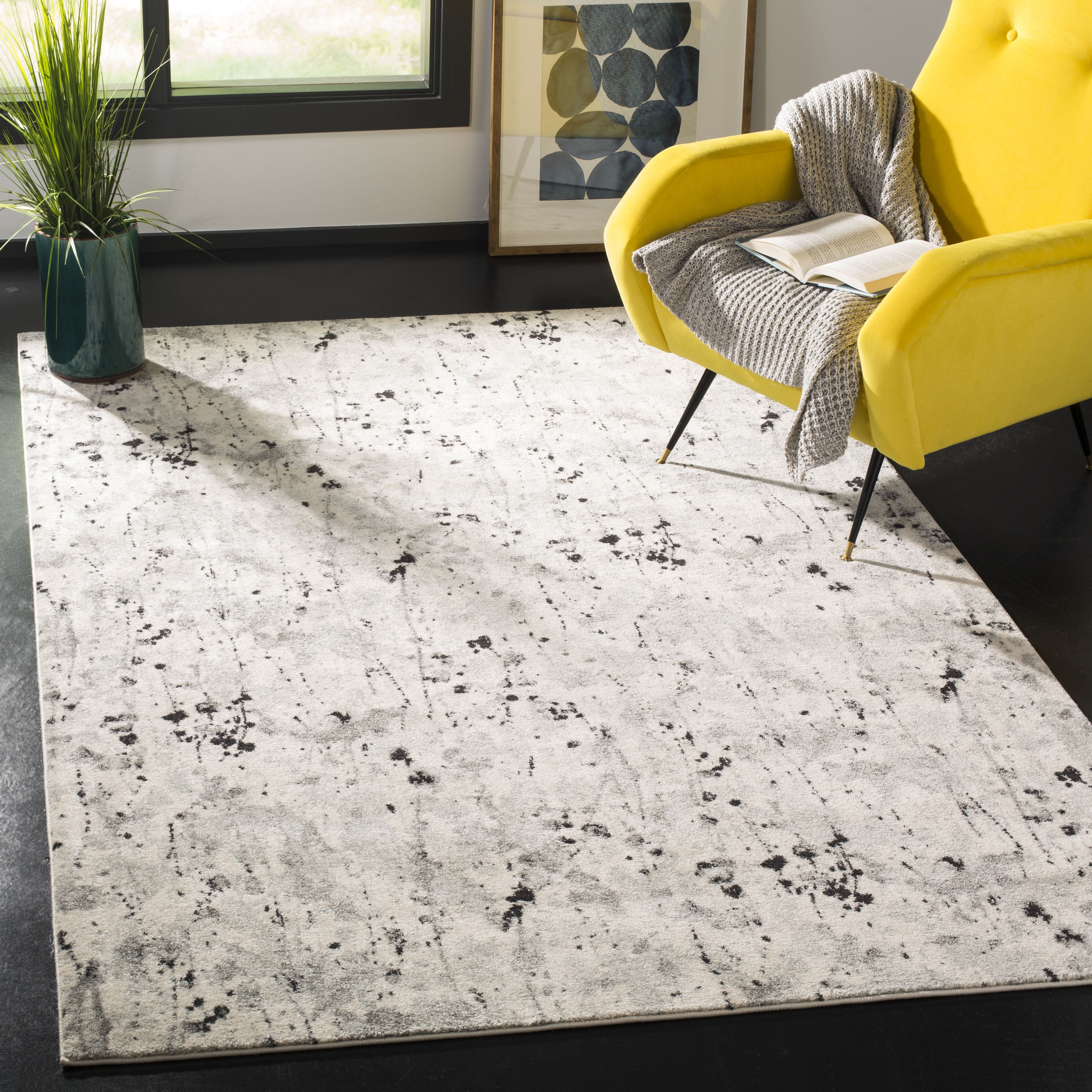Evoke EVK284 Power Loomed Indoor Area Rug - Ivory/Grey - 4'x6' - Safavieh