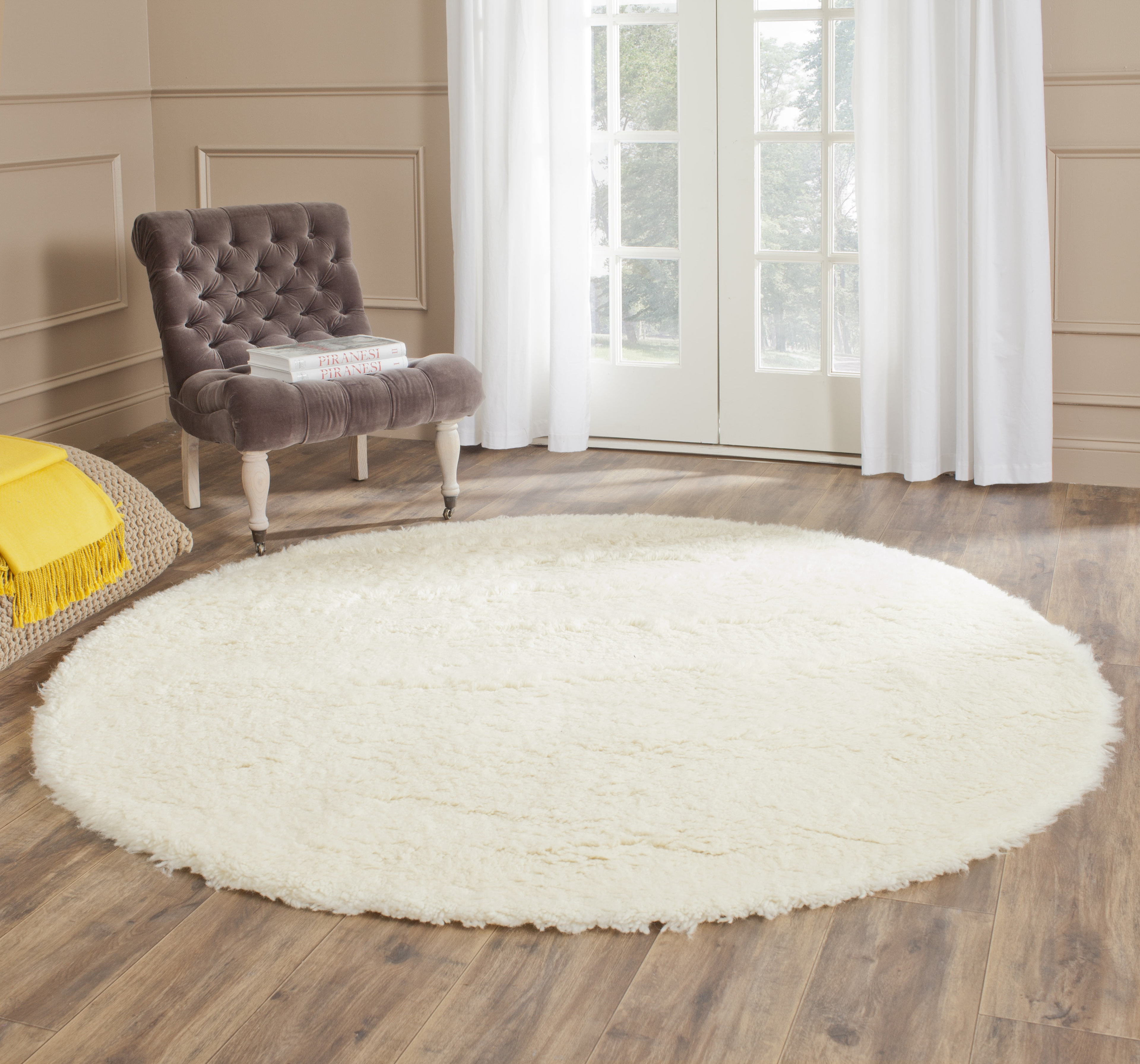 Flokati FLK150 Hand Tufted Round Area Rug - Ivory - 6' Round Safavieh.