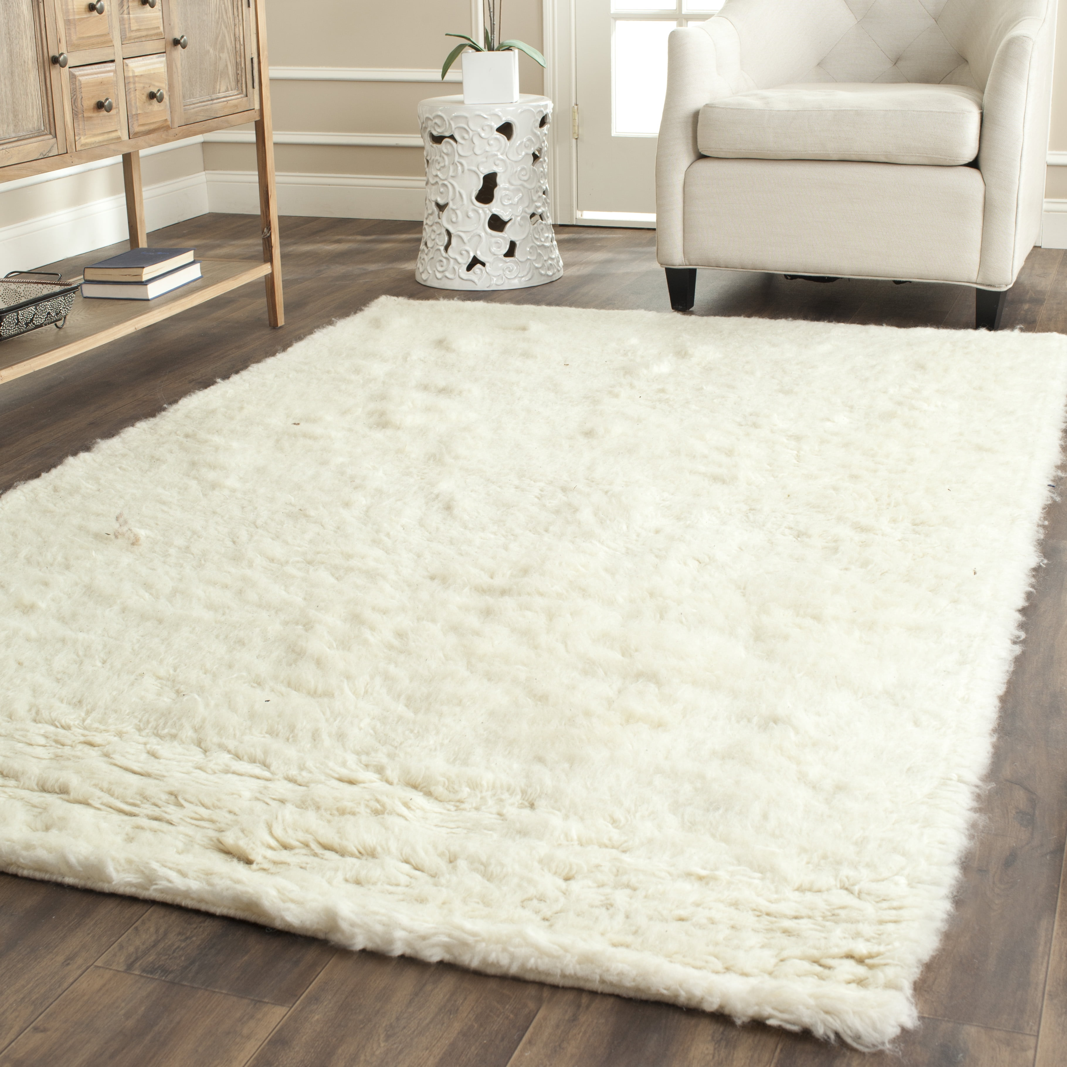 SAFAVIEH Flokati Gisselle Solid Wool Area Rug, Ivory, 6' x 6' Square
