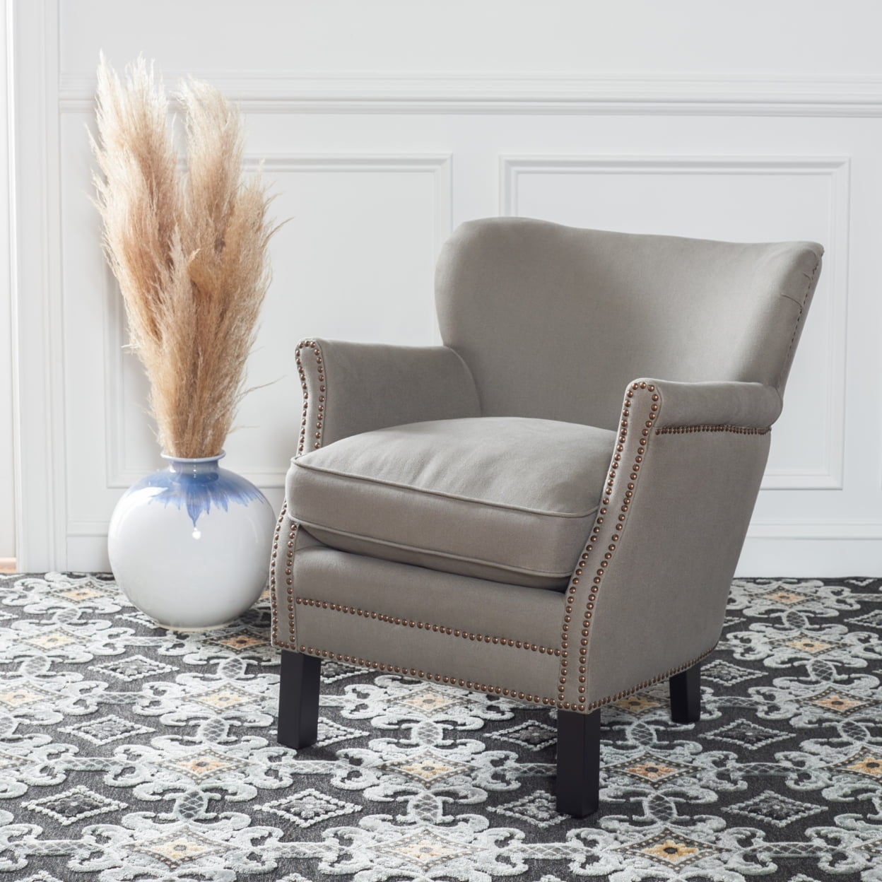 SAFAVIEH Jenny Arm Chair With Silver Nail Head Royal Blue