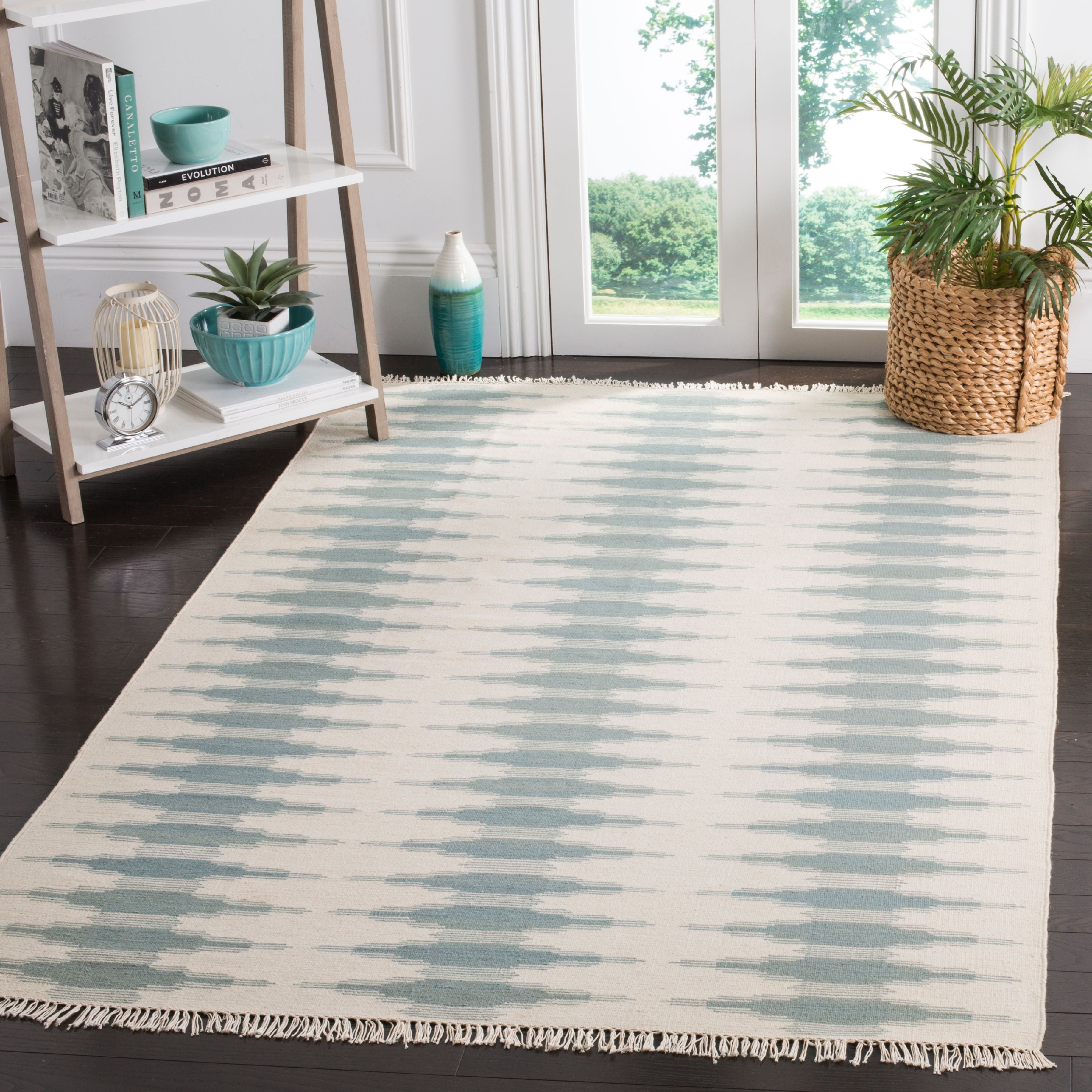 SAFAVIEH Kilim Wynonna Geometric Wool Area Rug, Ivory/Blue, 9' x 12'